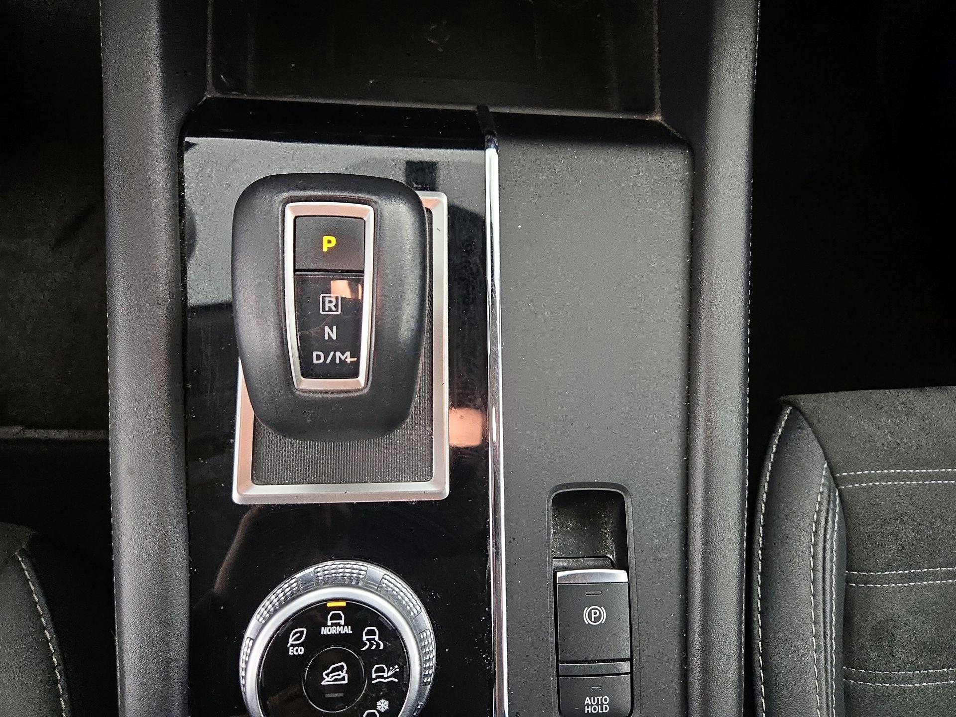 Thumbnail: 2024 Mitsubishi Outlander - 18