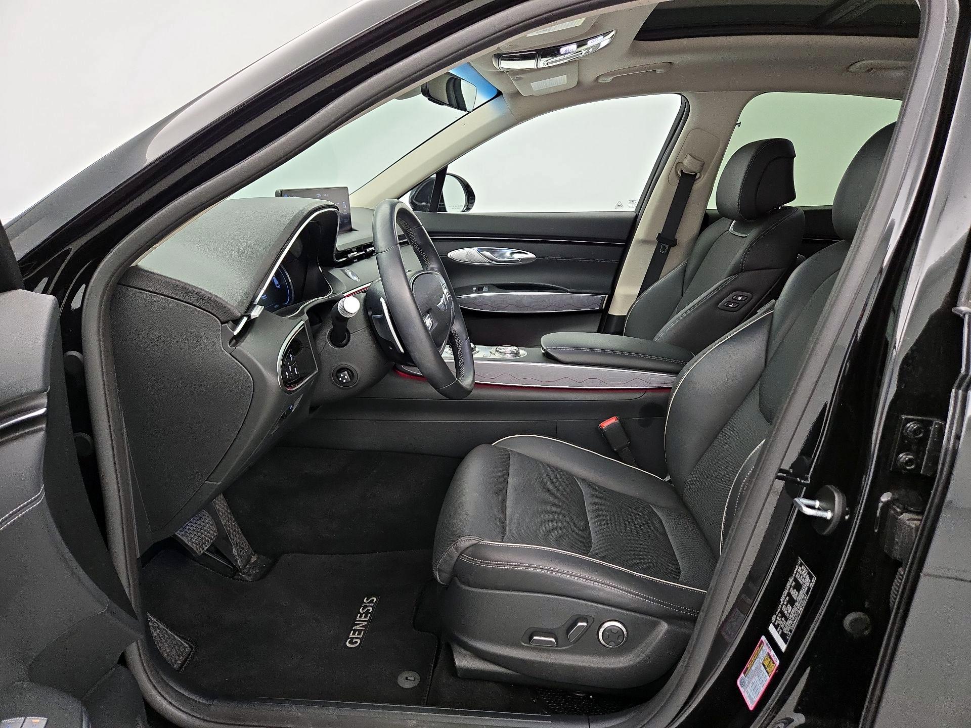 Thumbnail: 2024 Genesis GV70 - 11