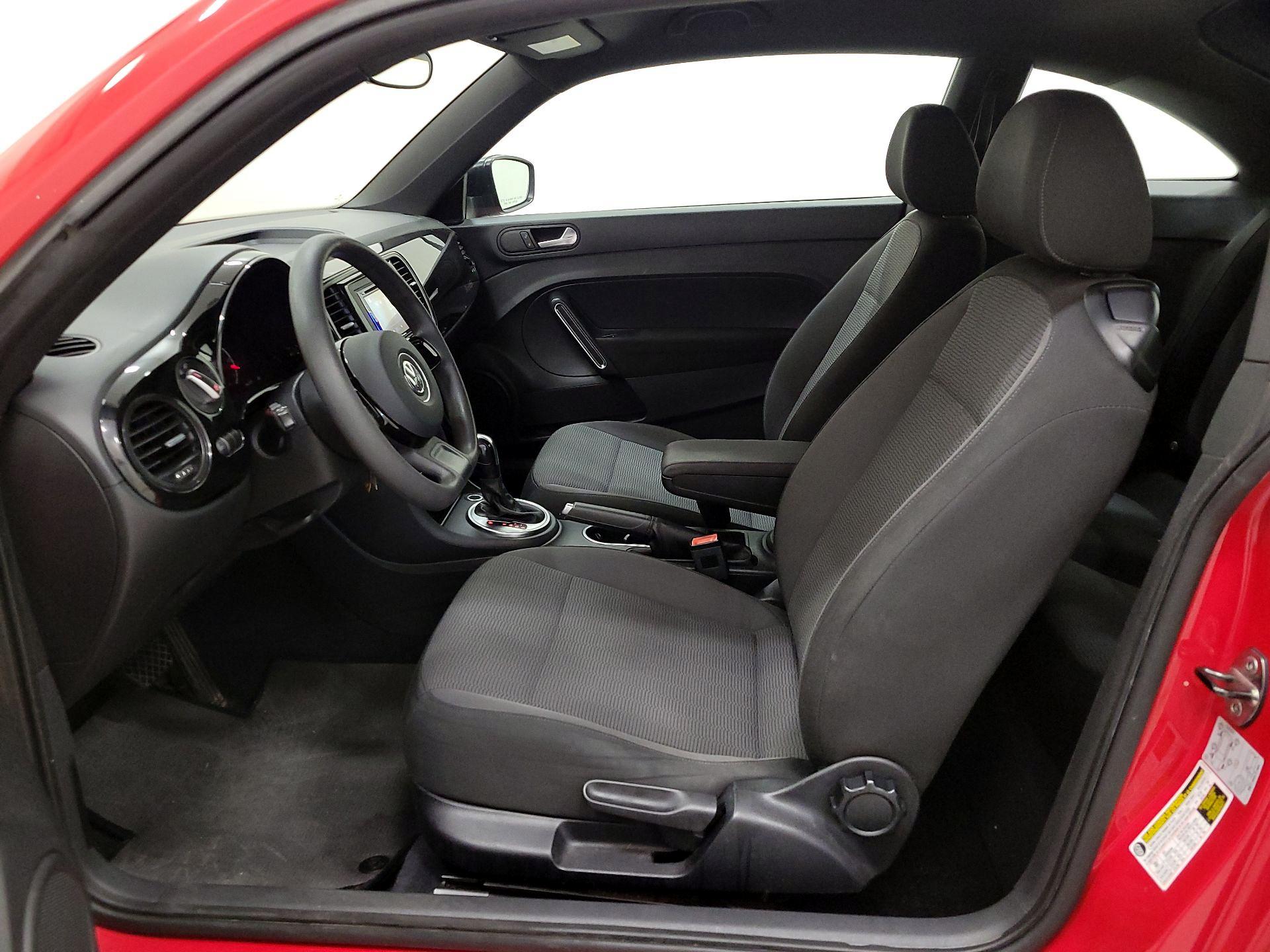 Thumbnail: 2014 Volkswagen Beetle - 11