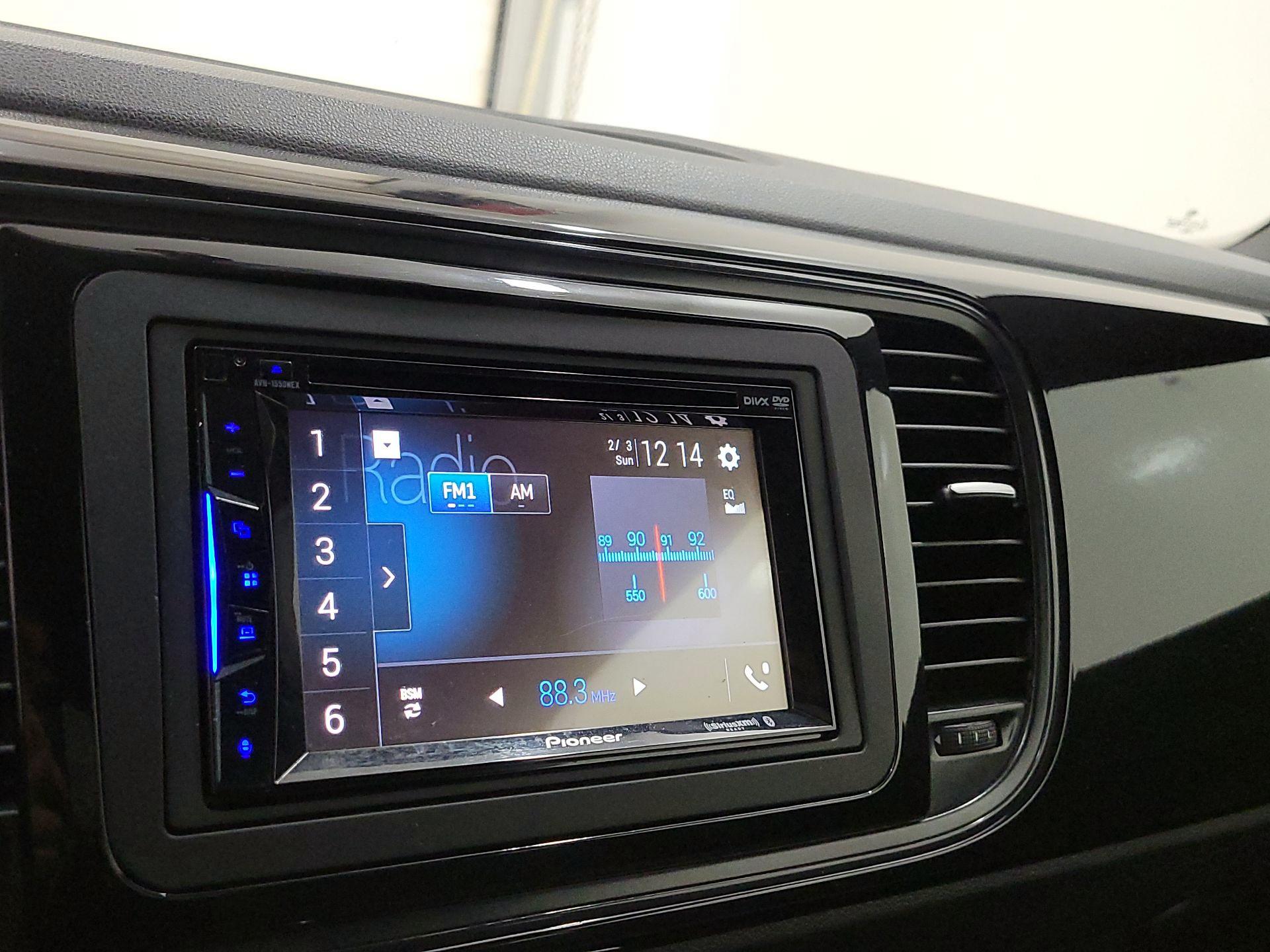 Thumbnail: 2014 Volkswagen Beetle - 14