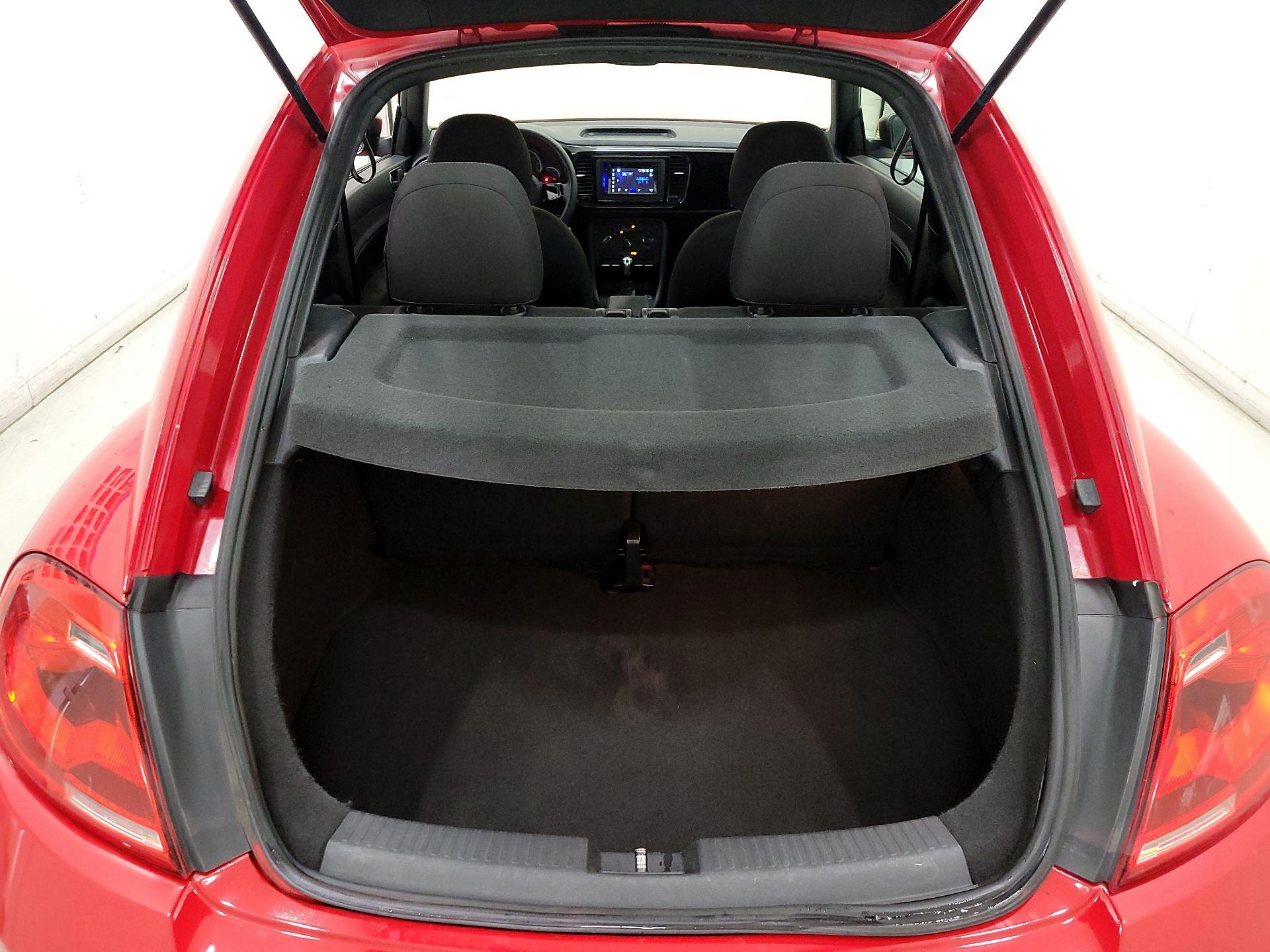 Thumbnail: 2014 Volkswagen Beetle - 19