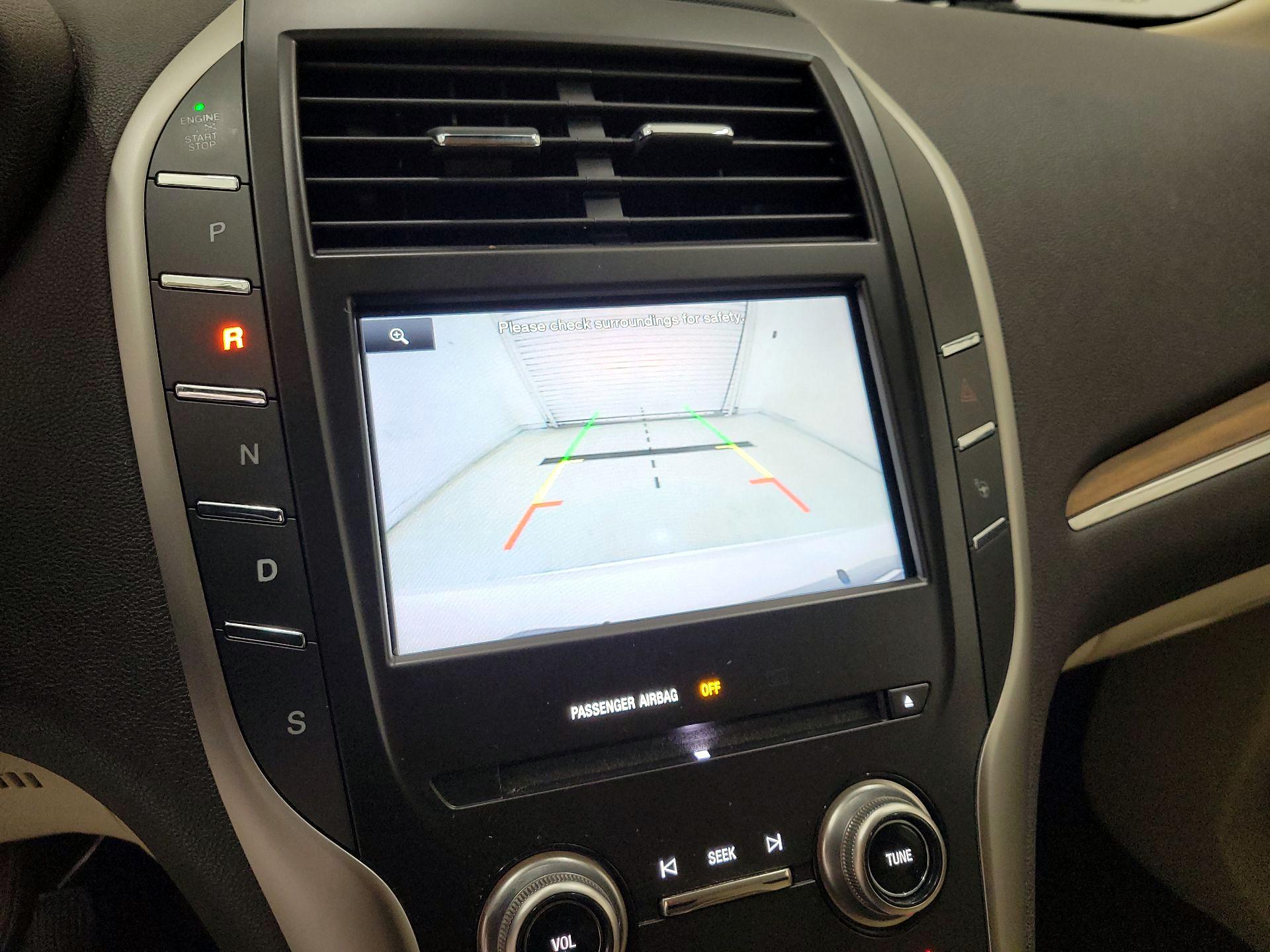 Thumbnail: 2015 Lincoln MKC - 14