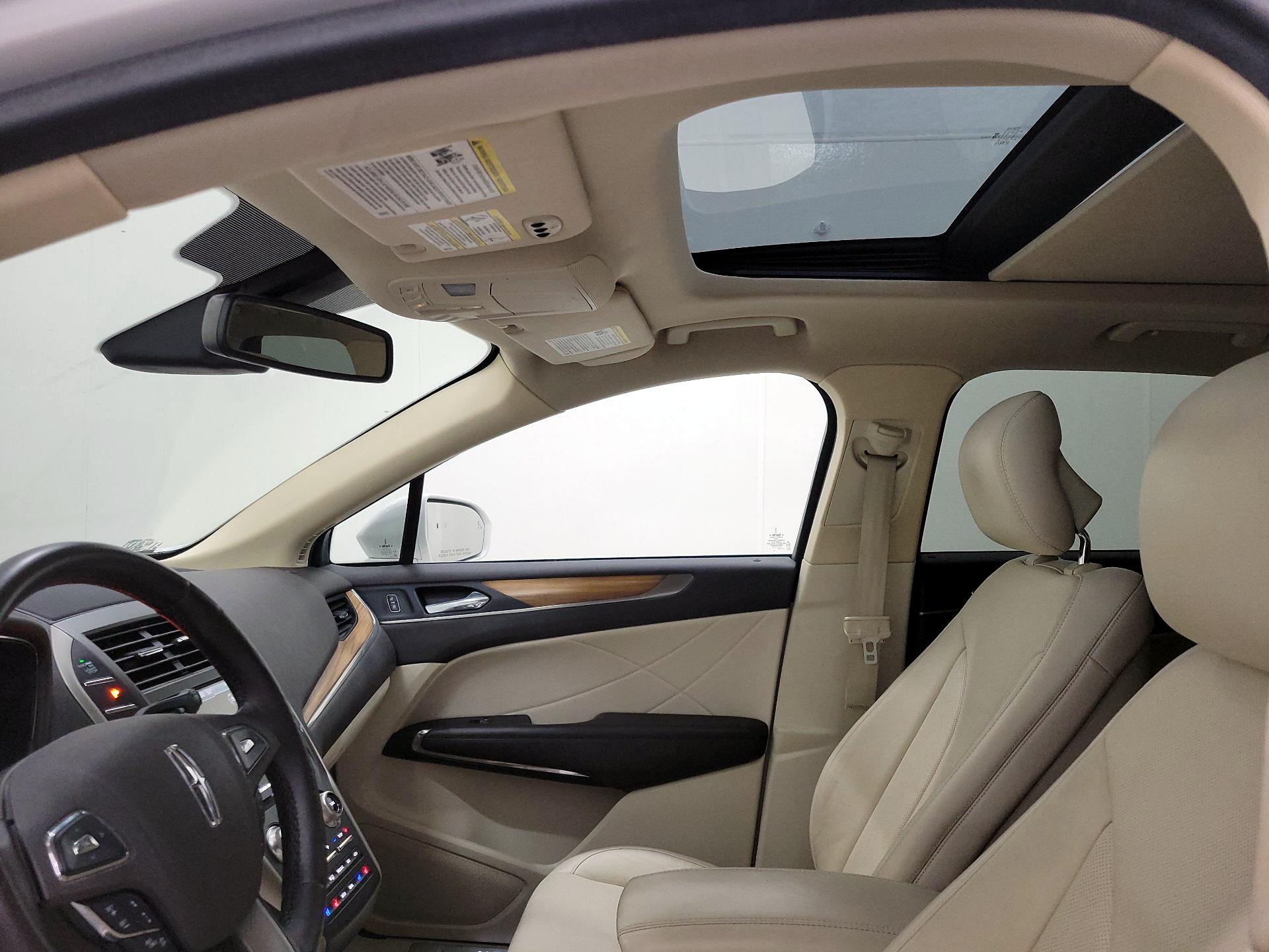 Thumbnail: 2015 Lincoln MKC - 19