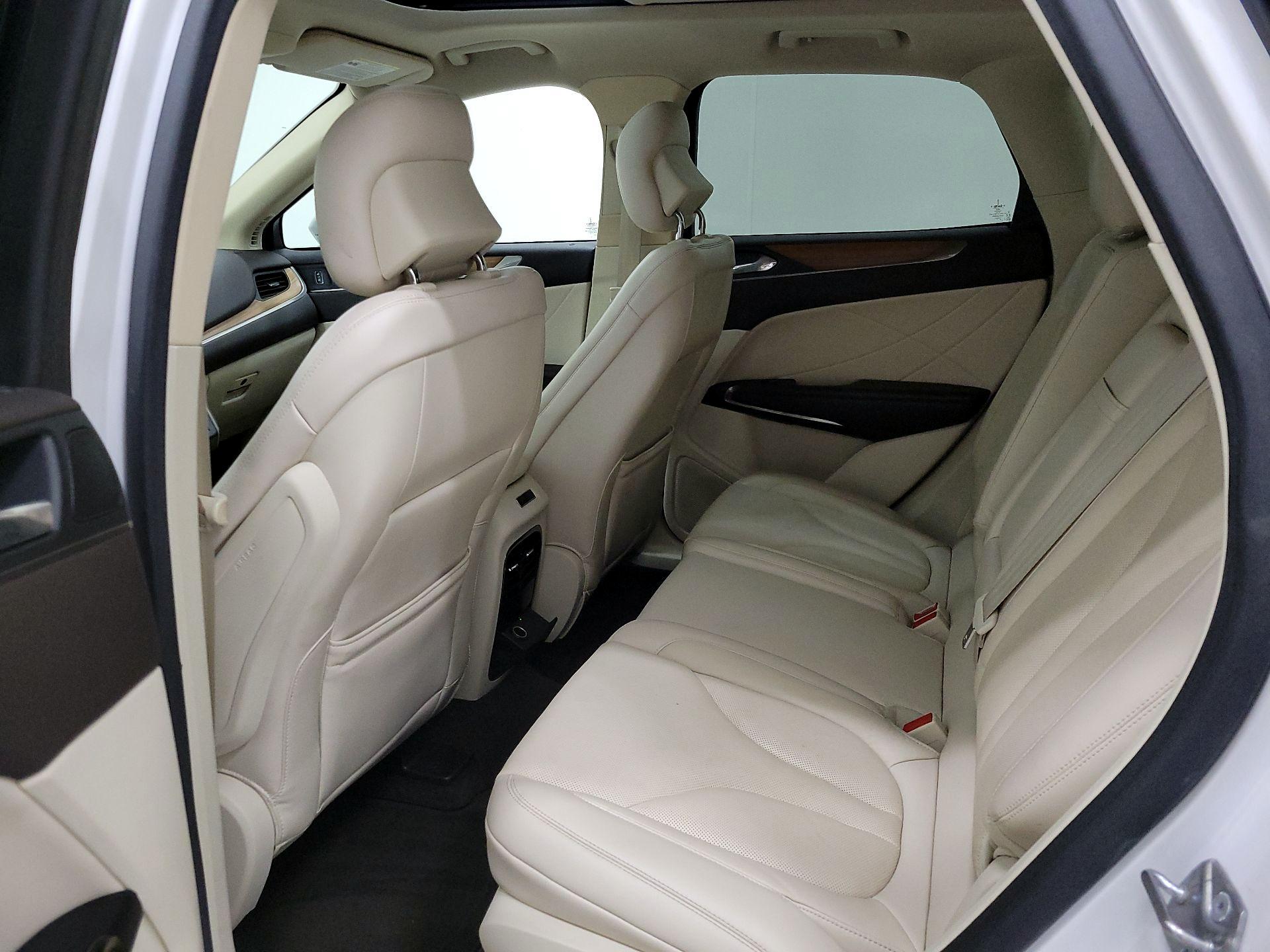 Thumbnail: 2015 Lincoln MKC - 20