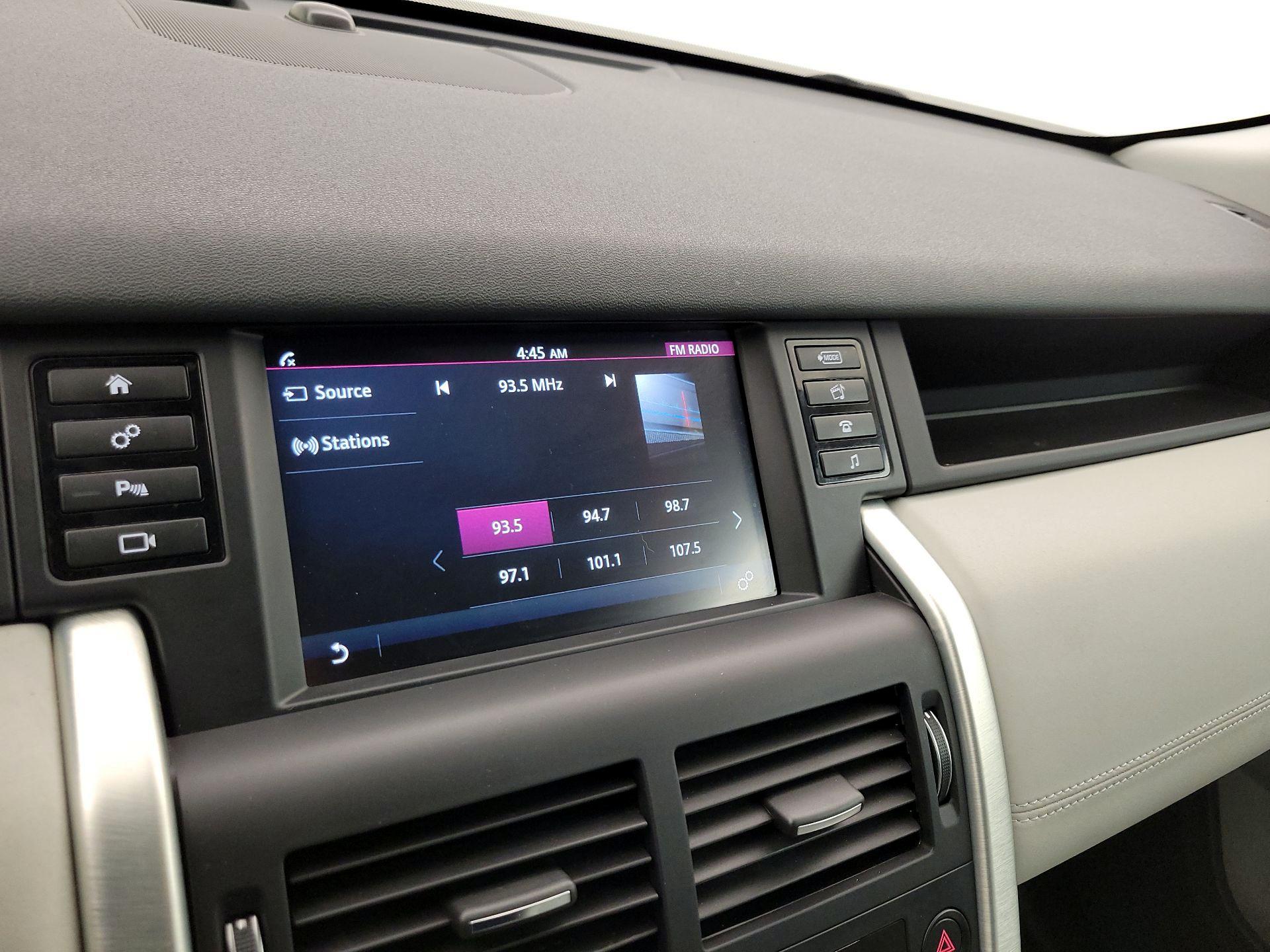 Thumbnail: 2019 Land Rover Discovery Sport - 15