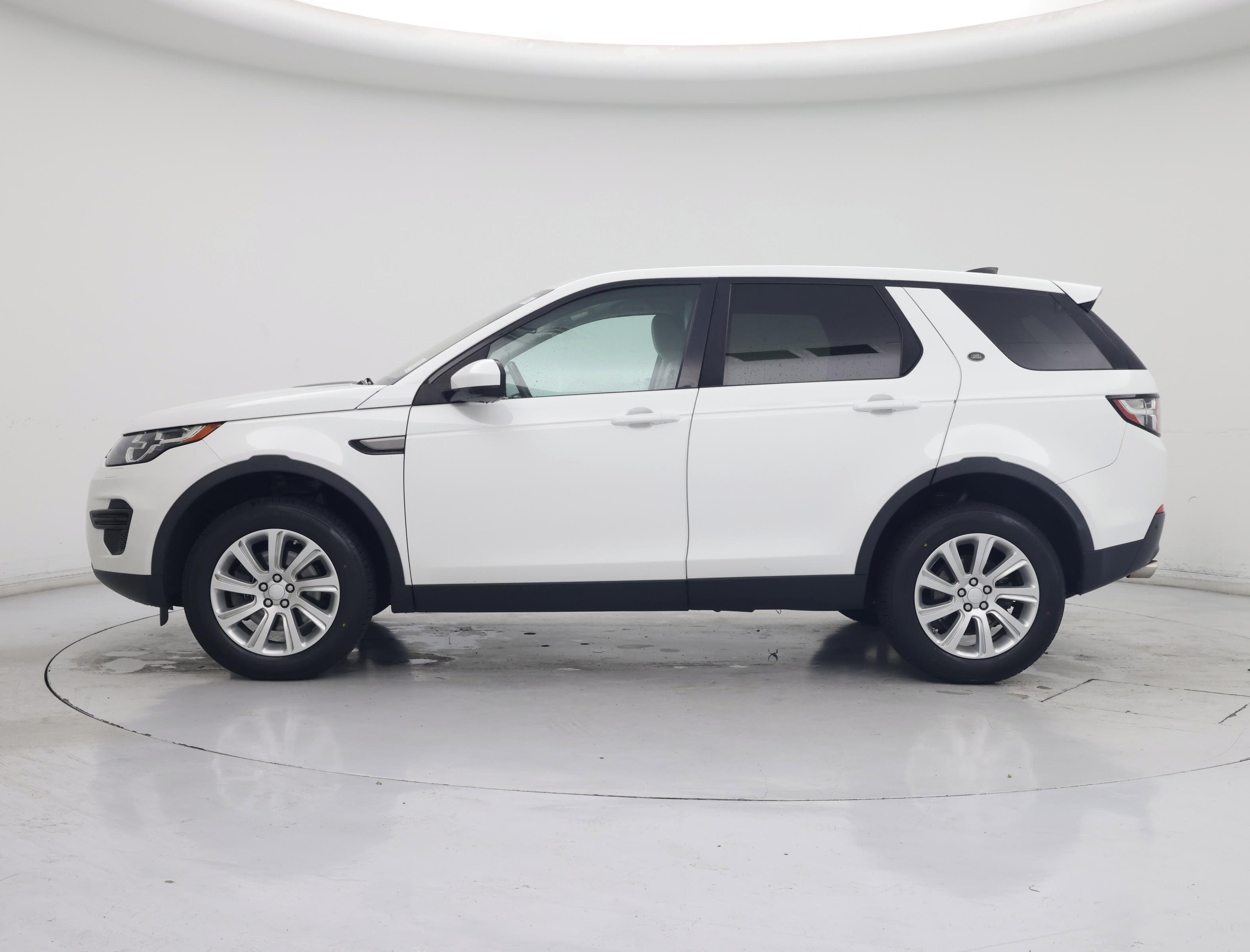 Thumbnail: 2019 Land Rover Discovery Sport - 3