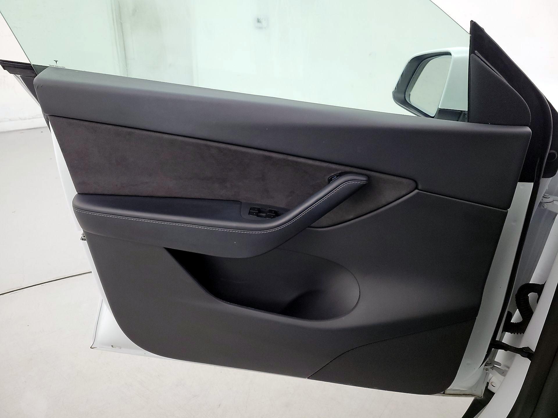 Thumbnail: 2021 Tesla Model Y - 12