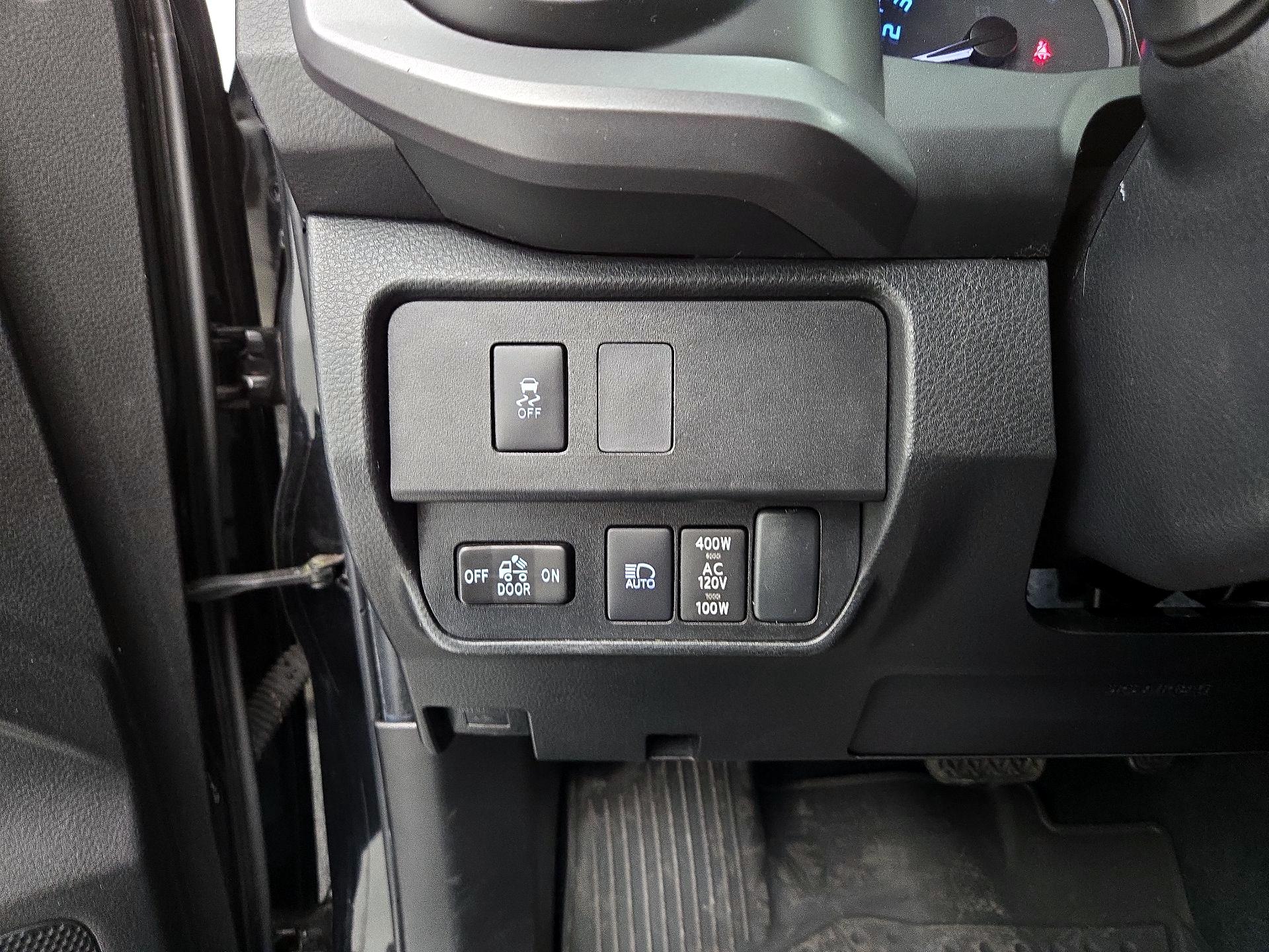 Thumbnail: 2022 Toyota Tacoma - 11