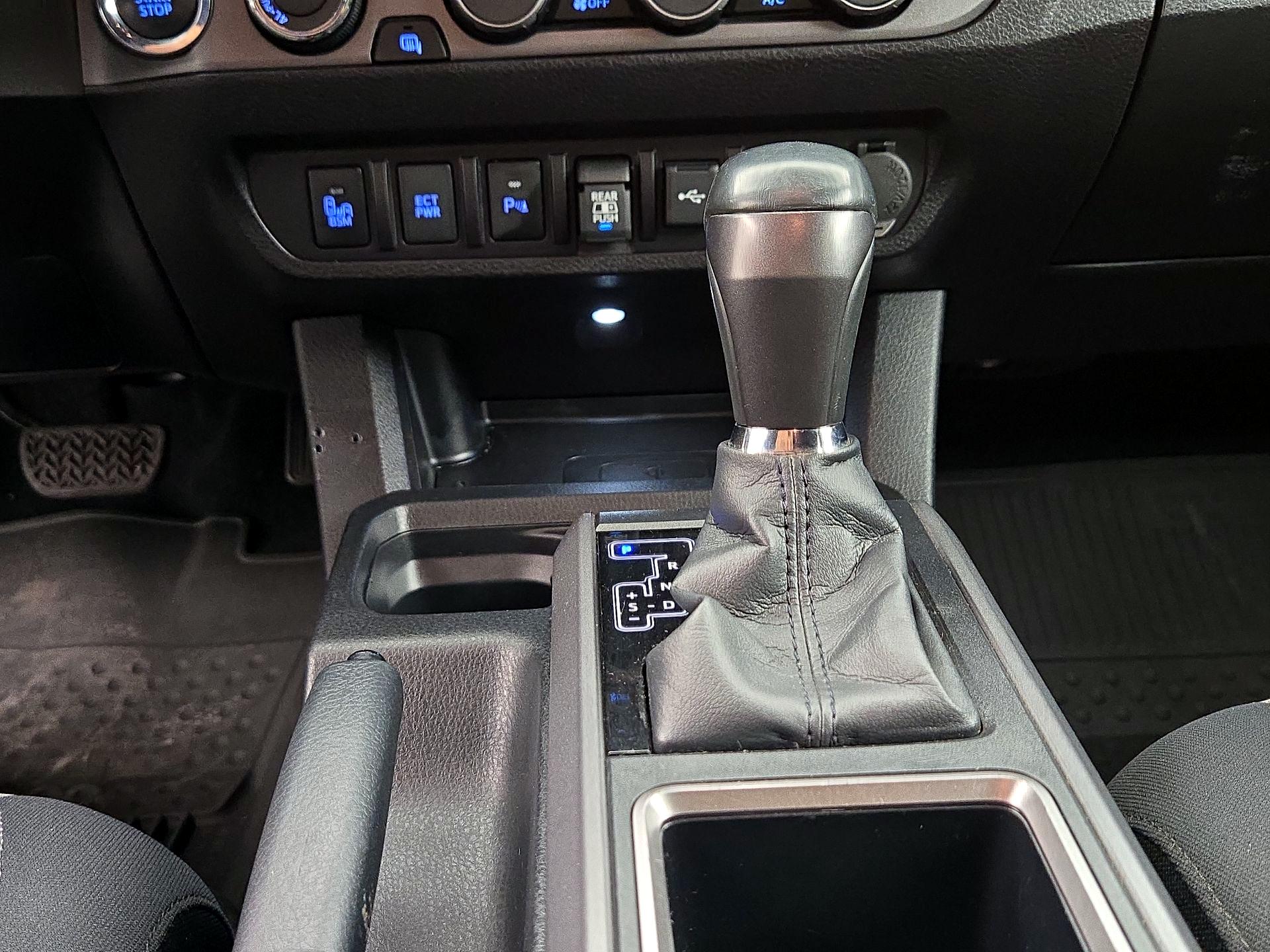 Thumbnail: 2022 Toyota Tacoma - 15