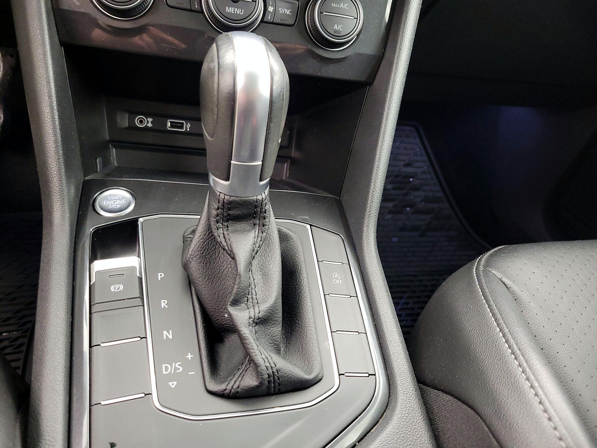 Thumbnail: 2018 Volkswagen Tiguan - 17