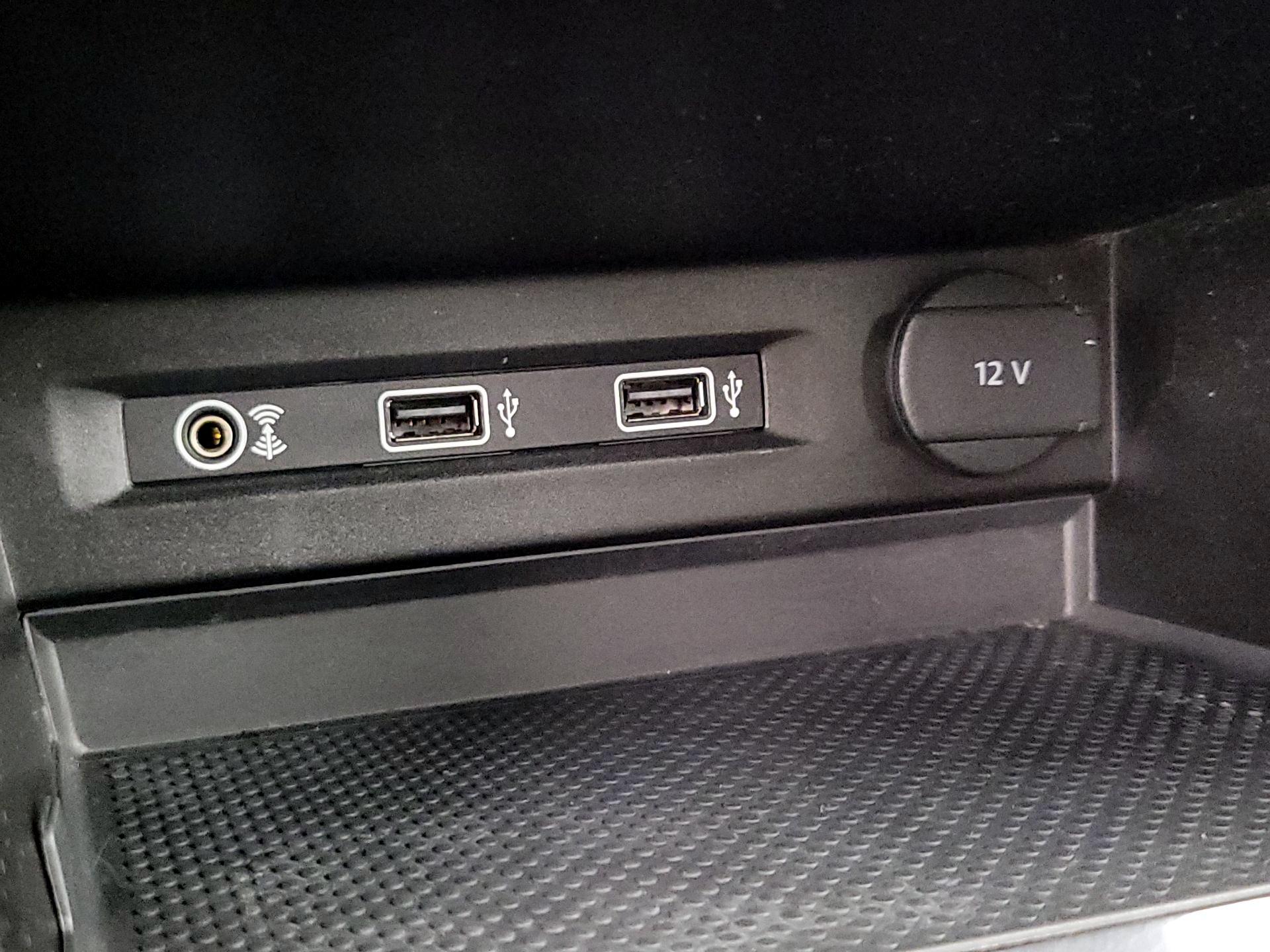 Thumbnail: 2018 Volkswagen Tiguan - 18