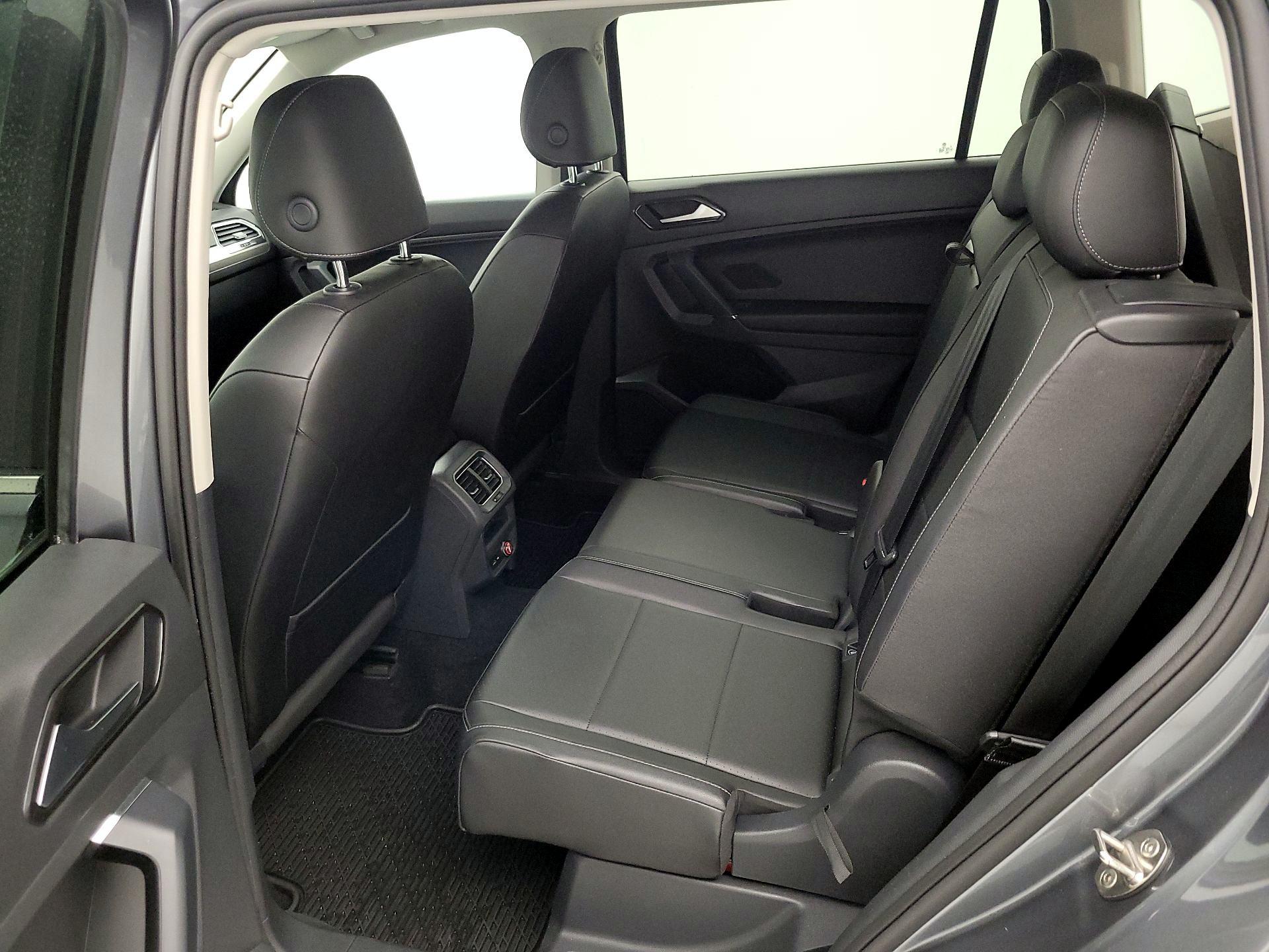 Thumbnail: 2018 Volkswagen Tiguan - 19