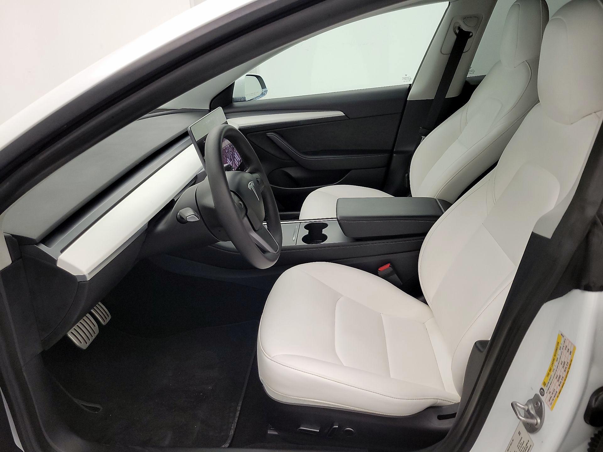 Thumbnail: 2021 Tesla Model 3 - 11