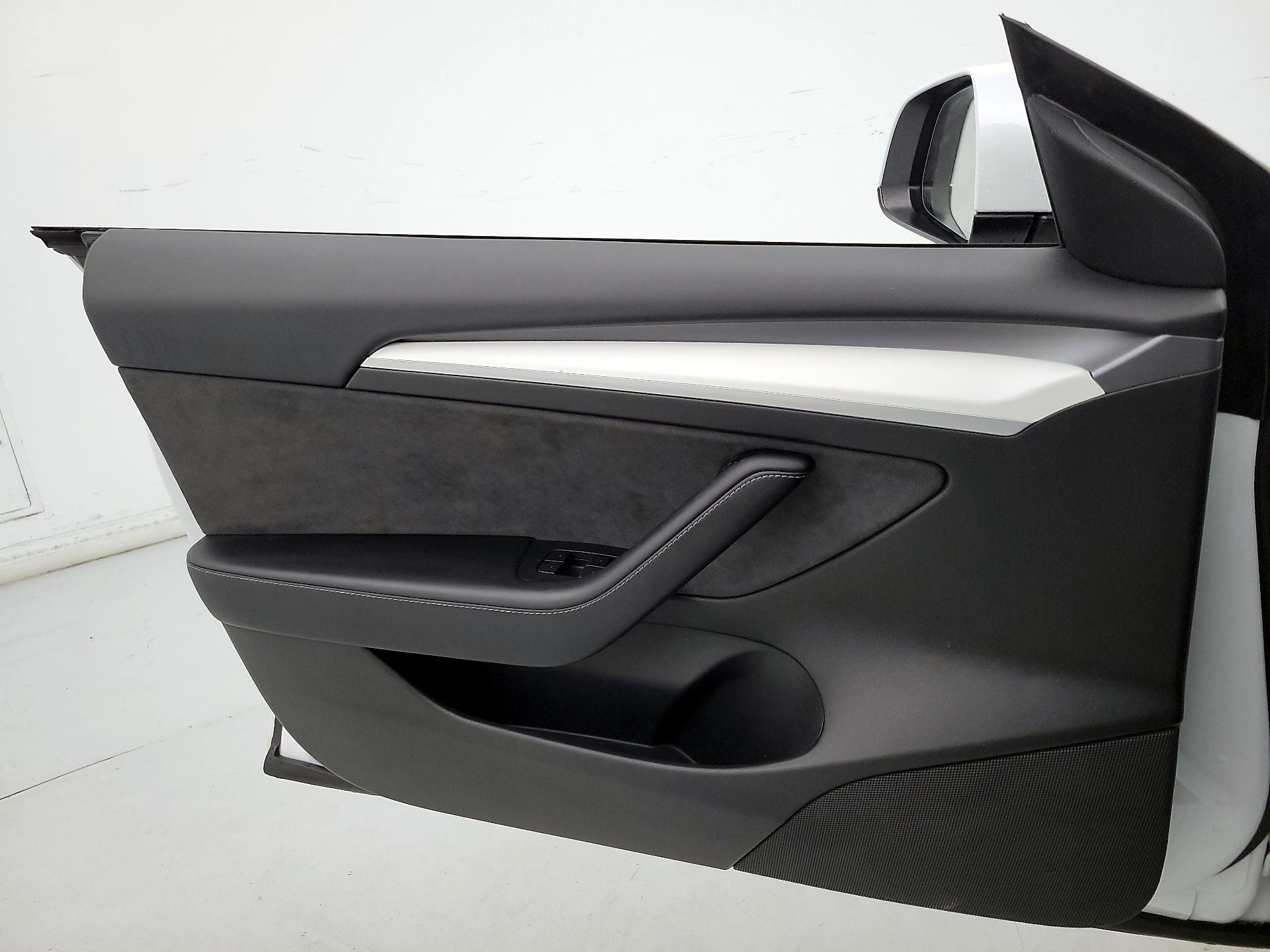 Thumbnail: 2021 Tesla Model 3 - 12