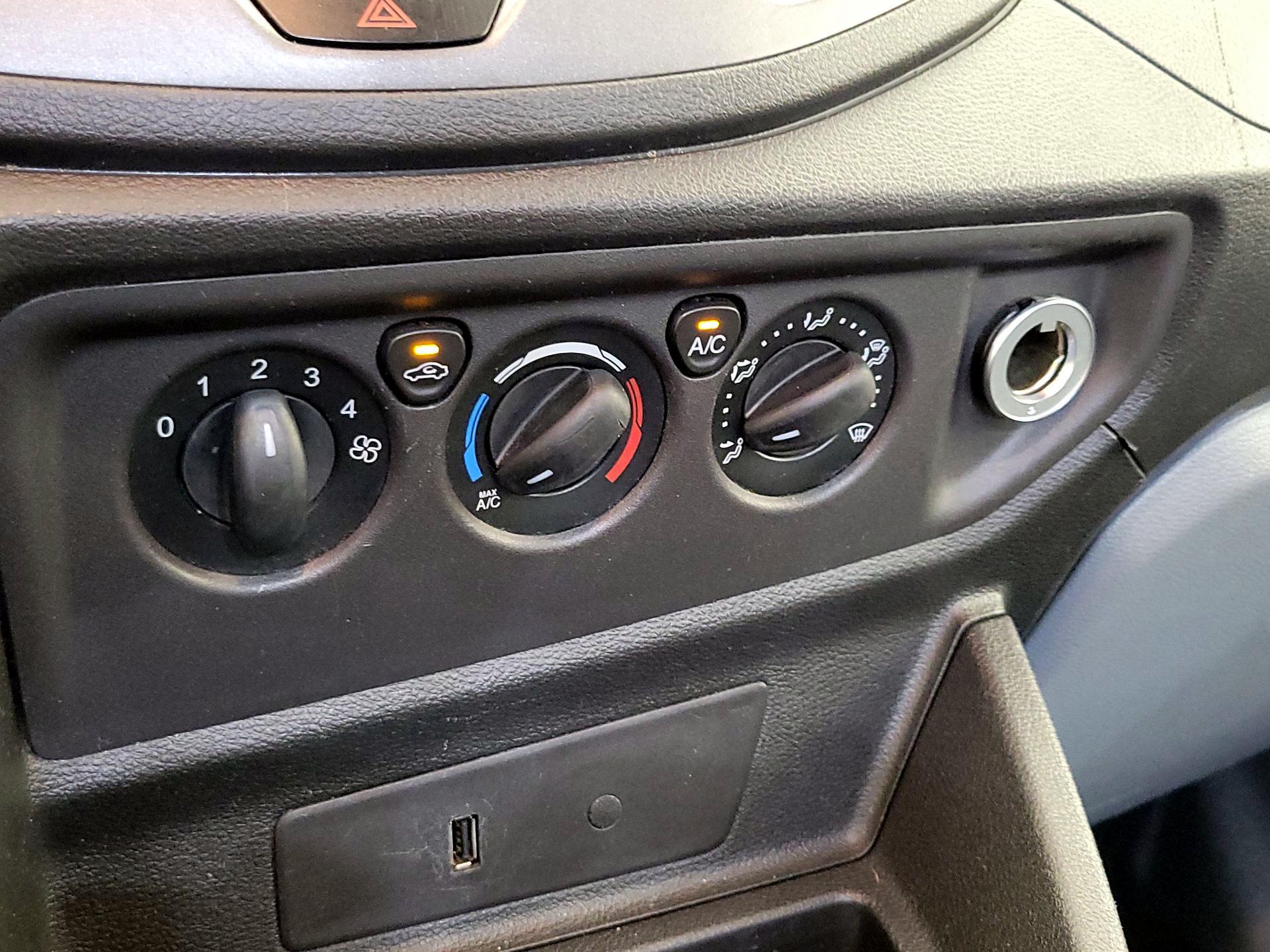 Thumbnail: 2019 Ford Transit Series - 16