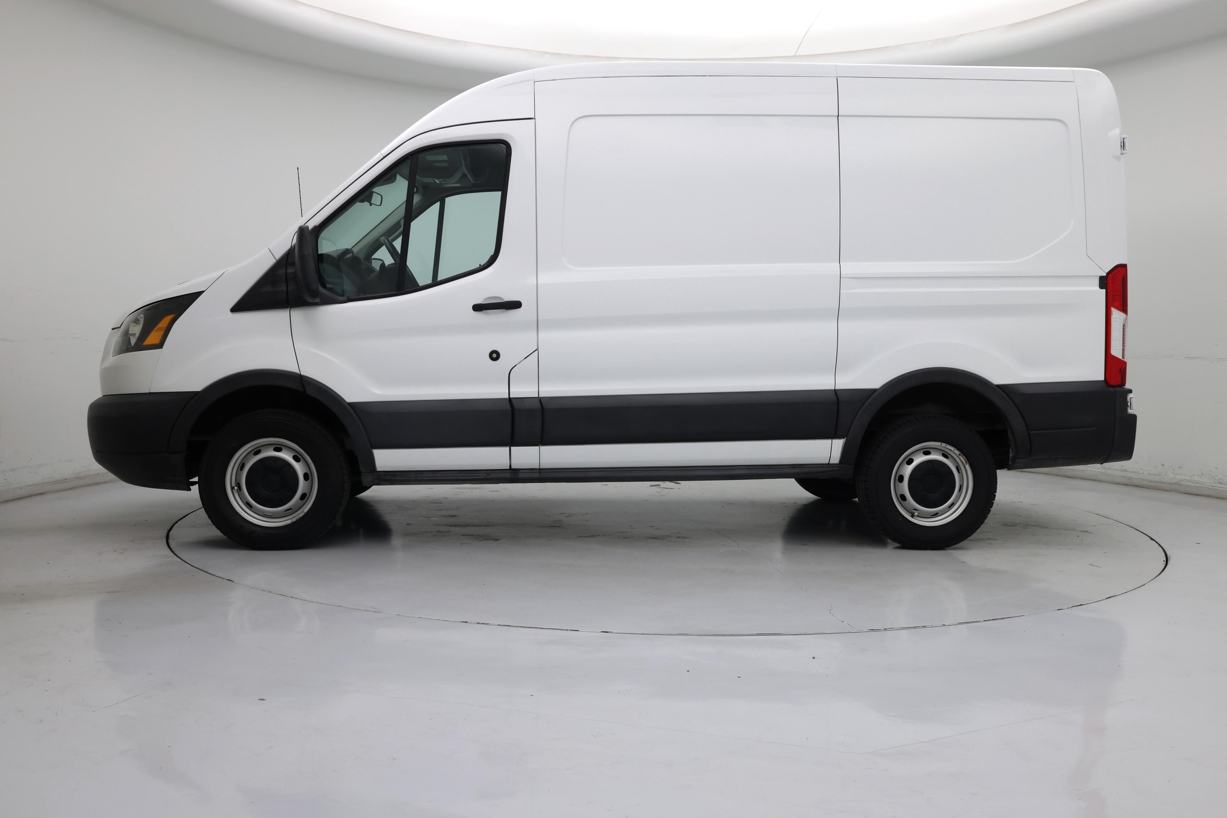 Thumbnail: 2019 Ford Transit Series - 3