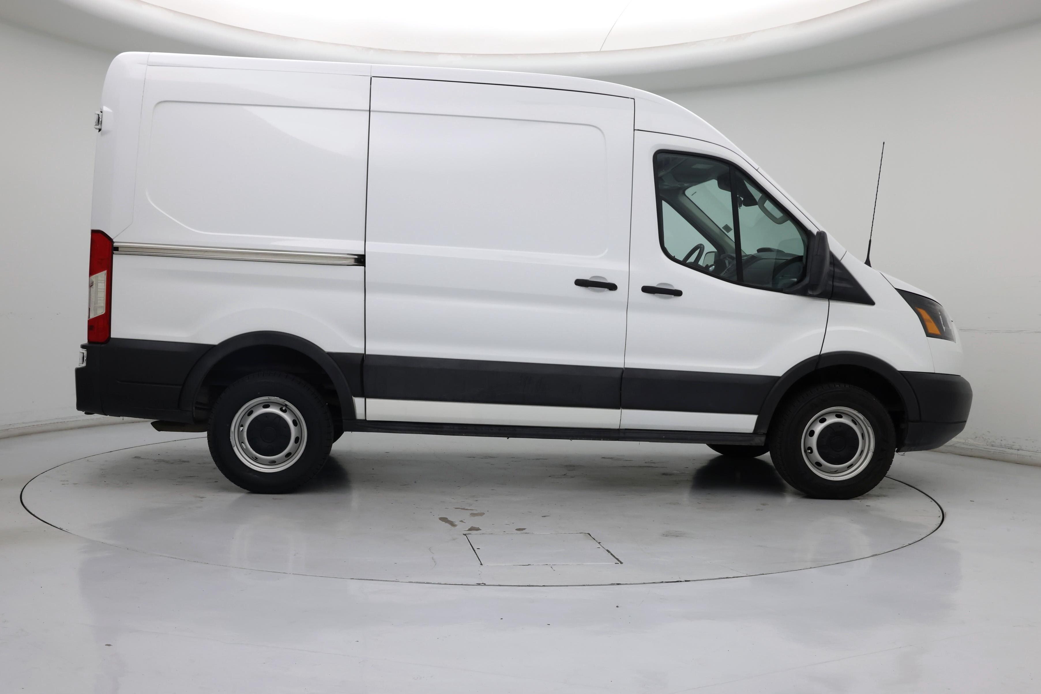 Thumbnail: 2019 Ford Transit Series - 7