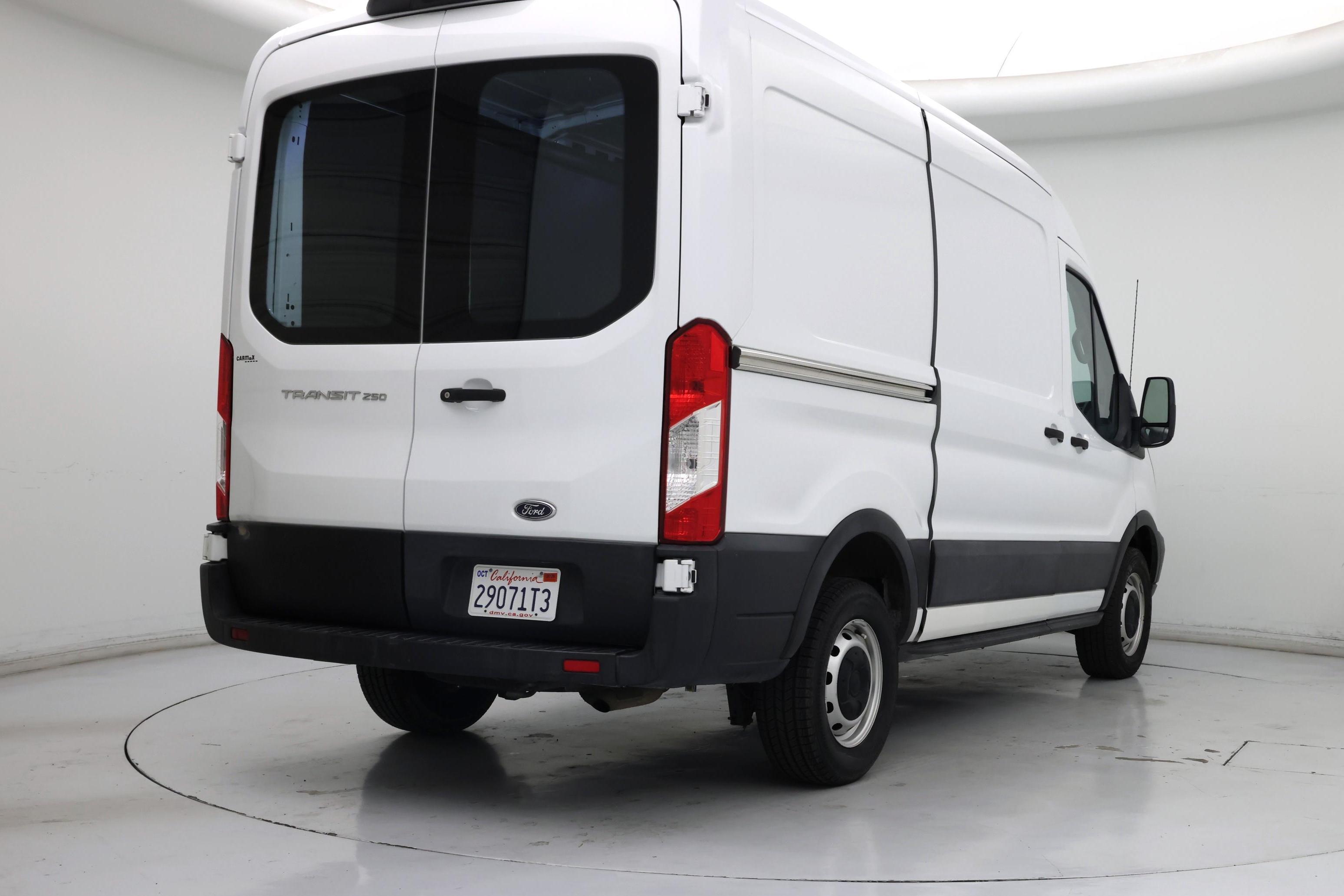 Thumbnail: 2019 Ford Transit Series - 8