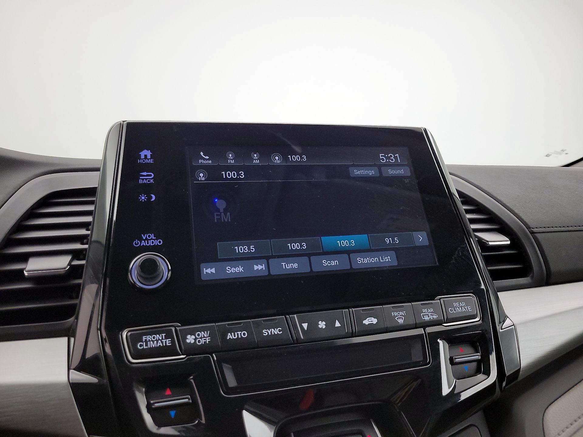 Thumbnail: 2018 Honda Odyssey - 15