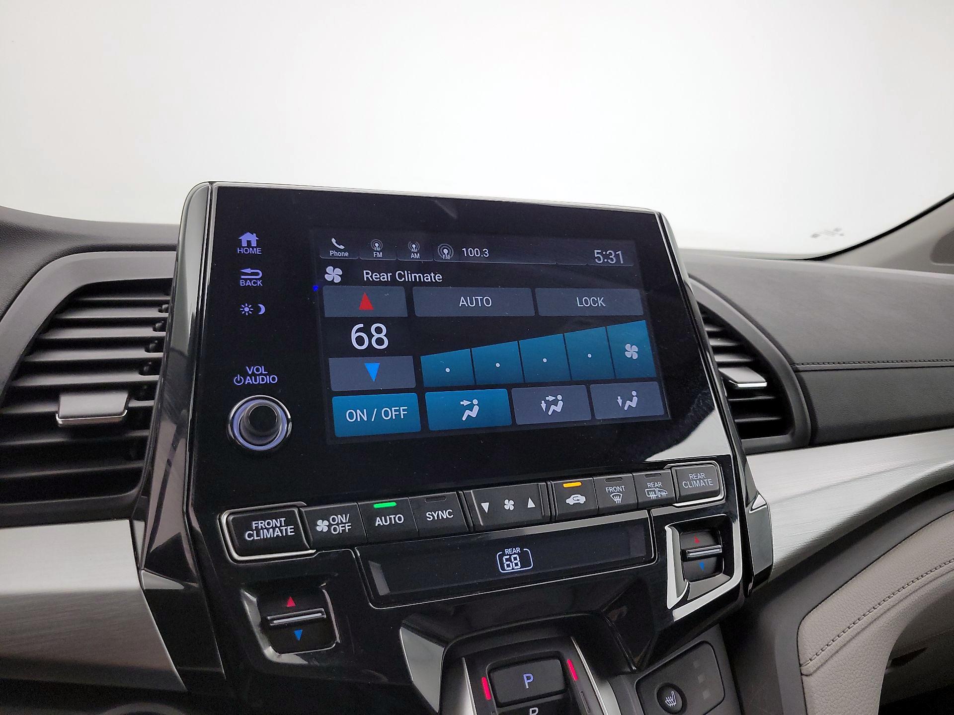 Thumbnail: 2018 Honda Odyssey - 16