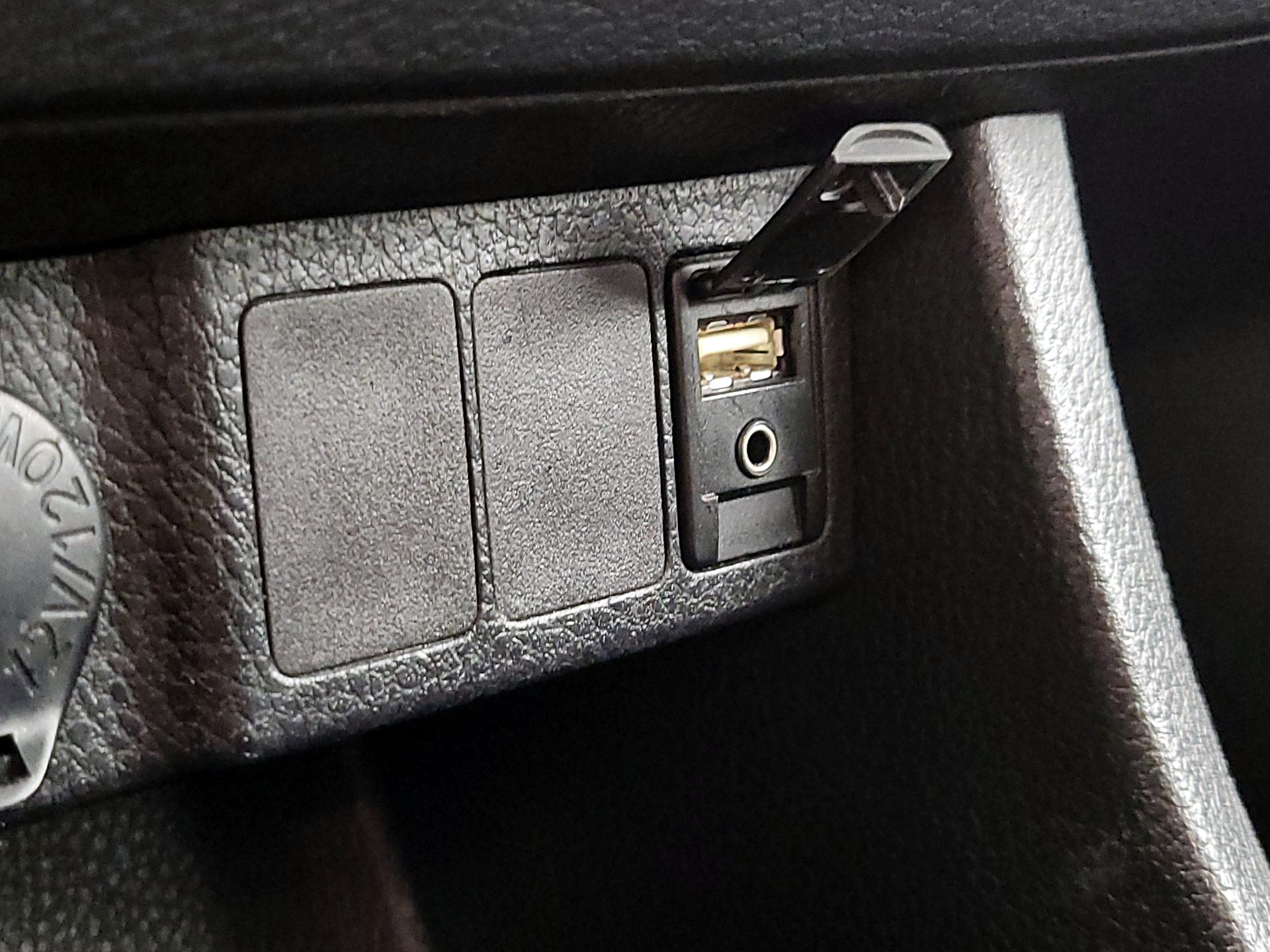 Thumbnail: 2016 Toyota Corolla - 18