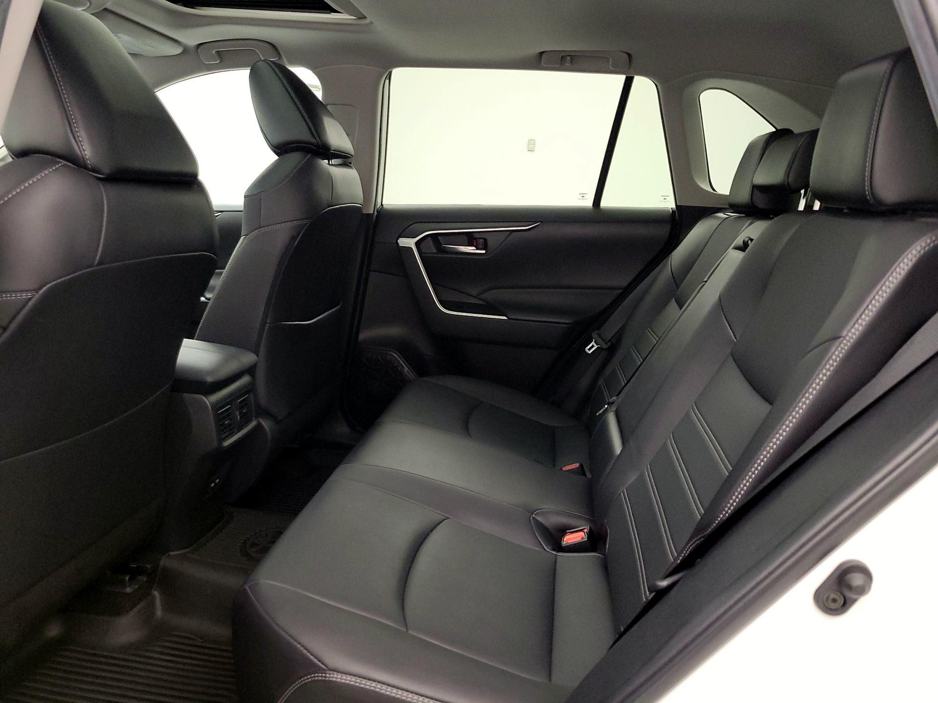 Thumbnail: 2022 Toyota RAV4 - 20