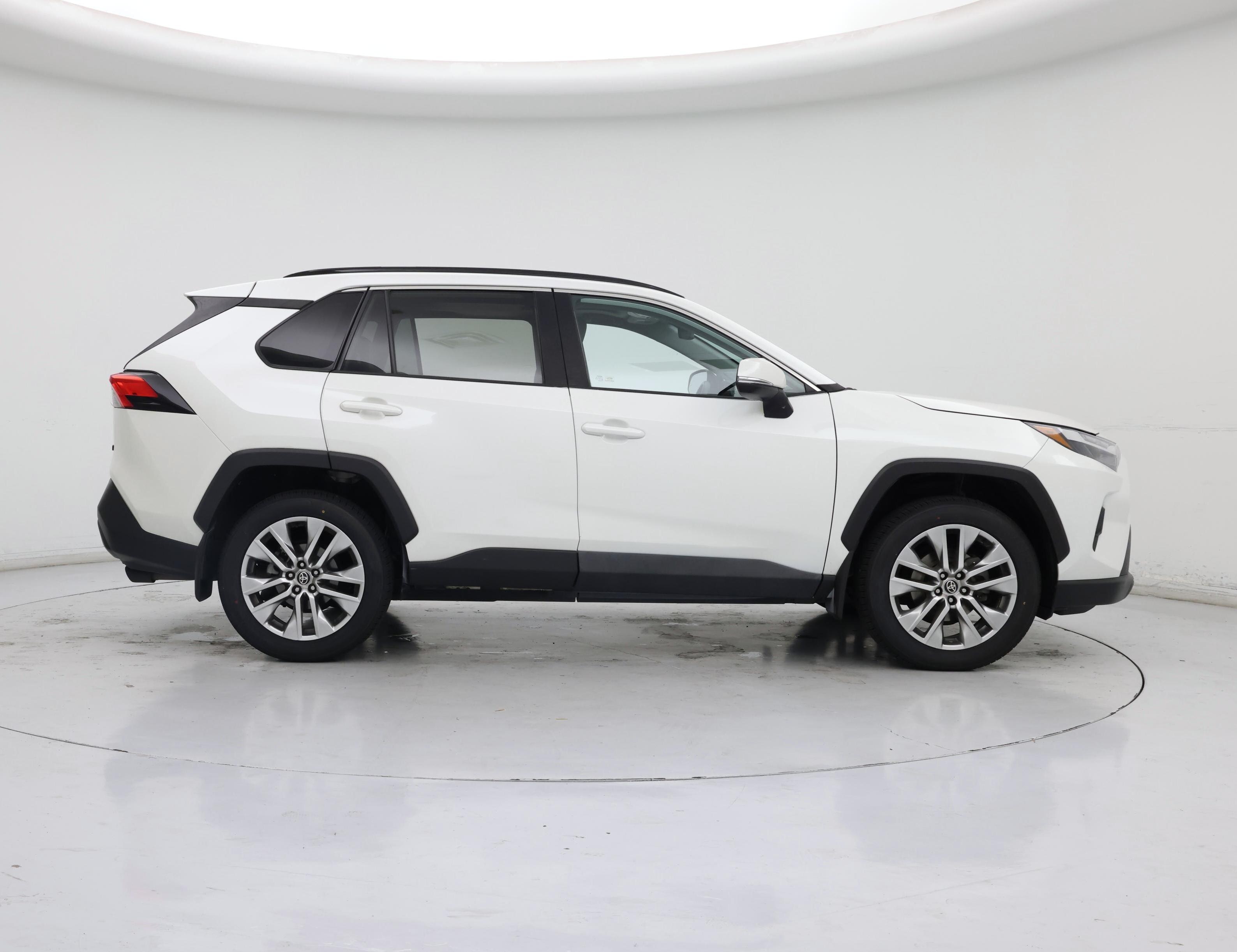 Thumbnail: 2022 Toyota RAV4 - 7