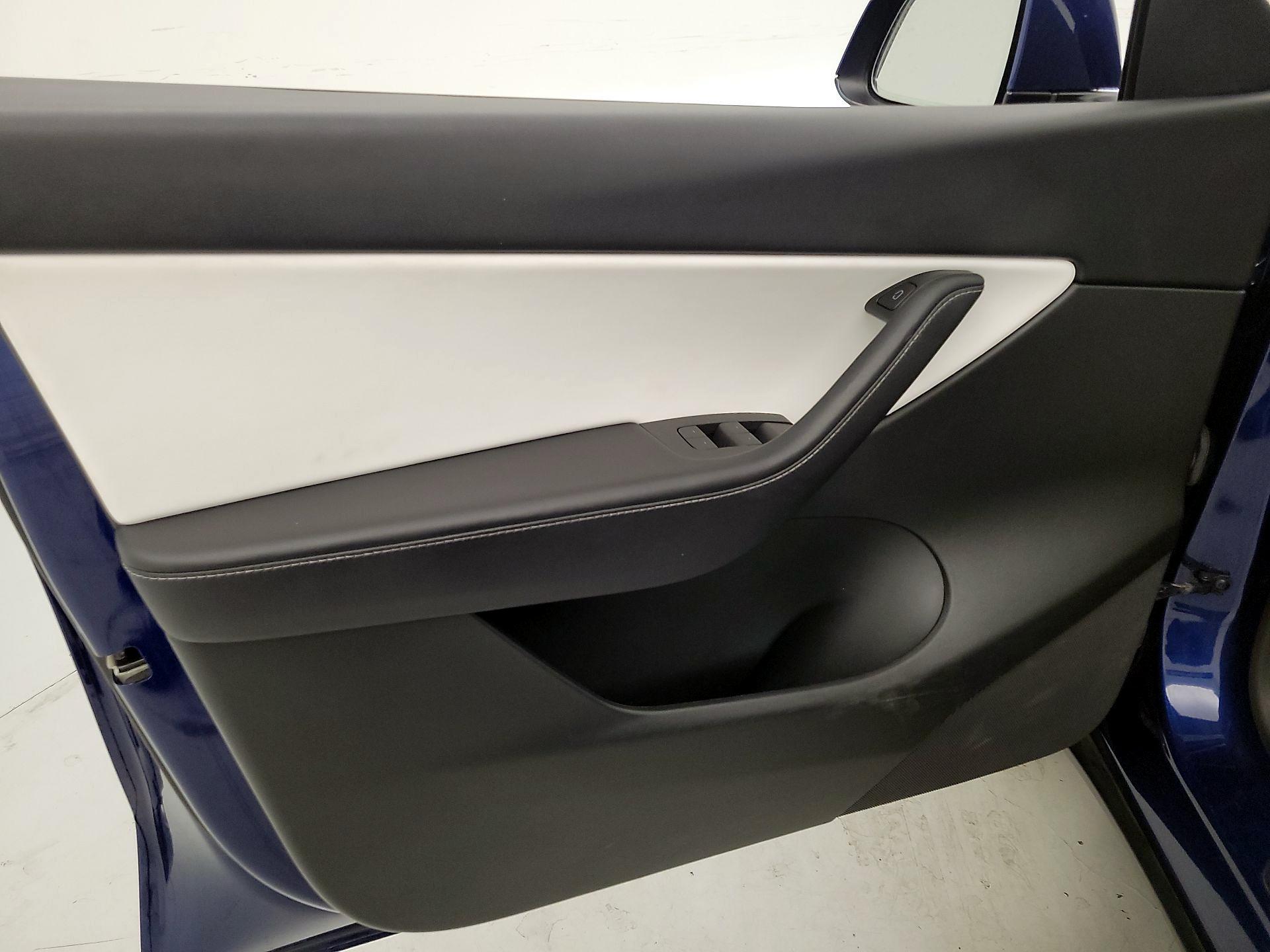 Thumbnail: 2022 Tesla Model Y - 12