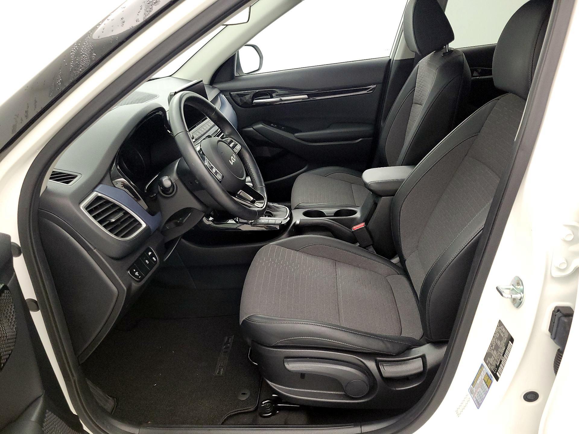 Thumbnail: 2022 Kia Seltos - 11