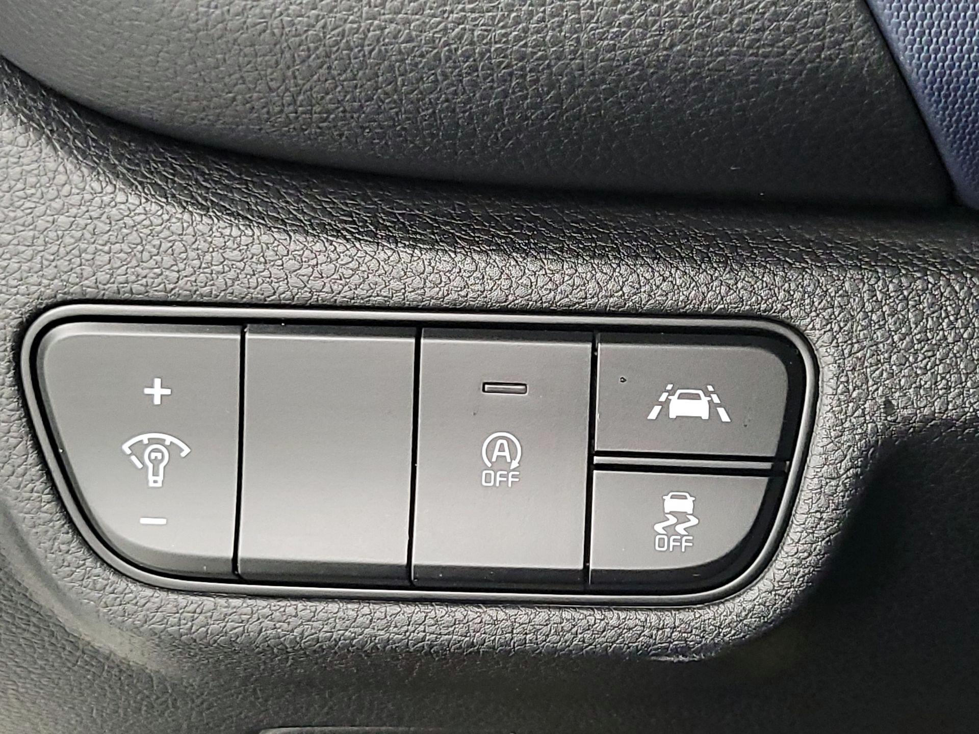 Thumbnail: 2022 Kia Seltos - 13