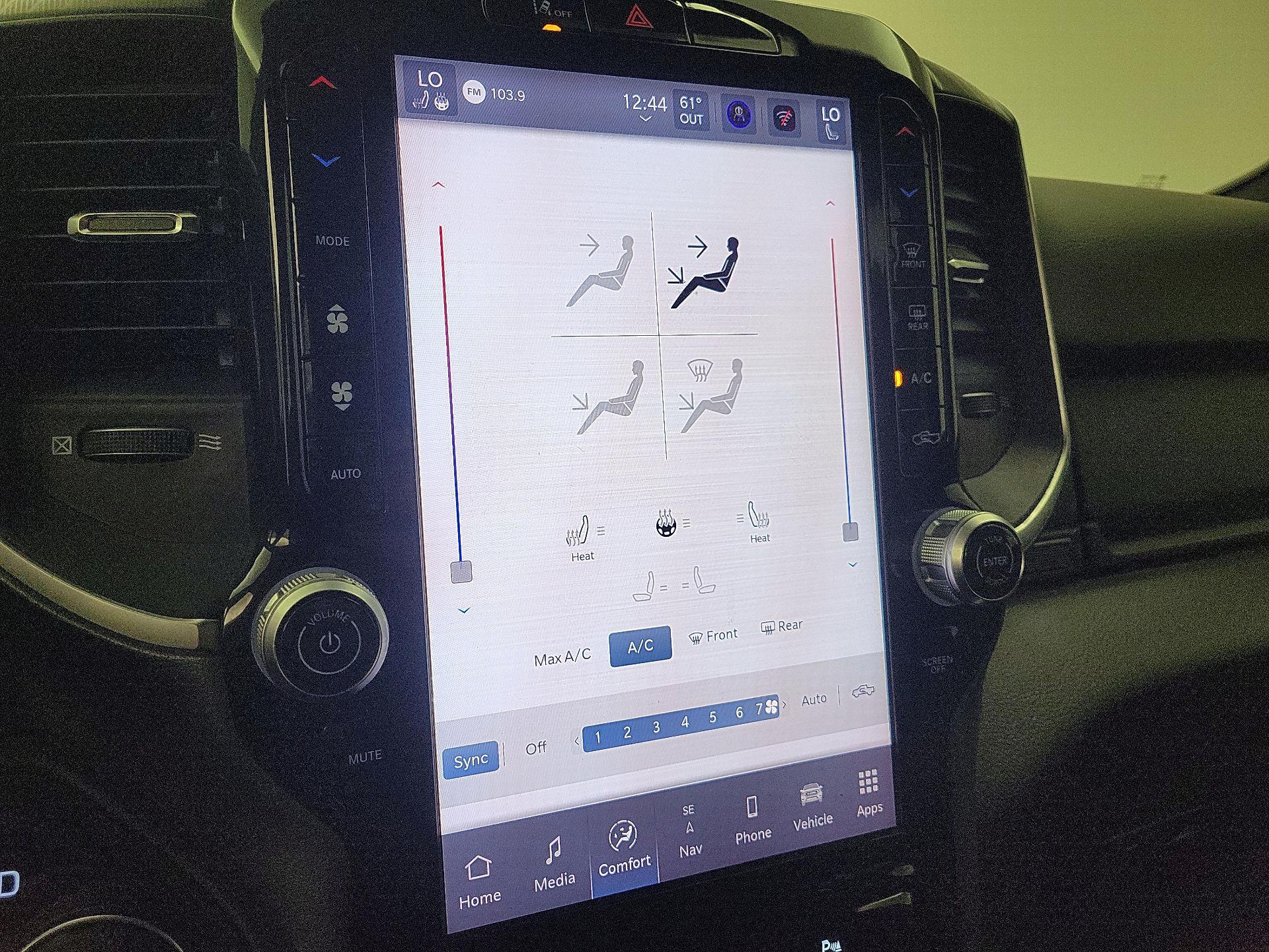 Thumbnail: 2025 RAM 1500 - 17