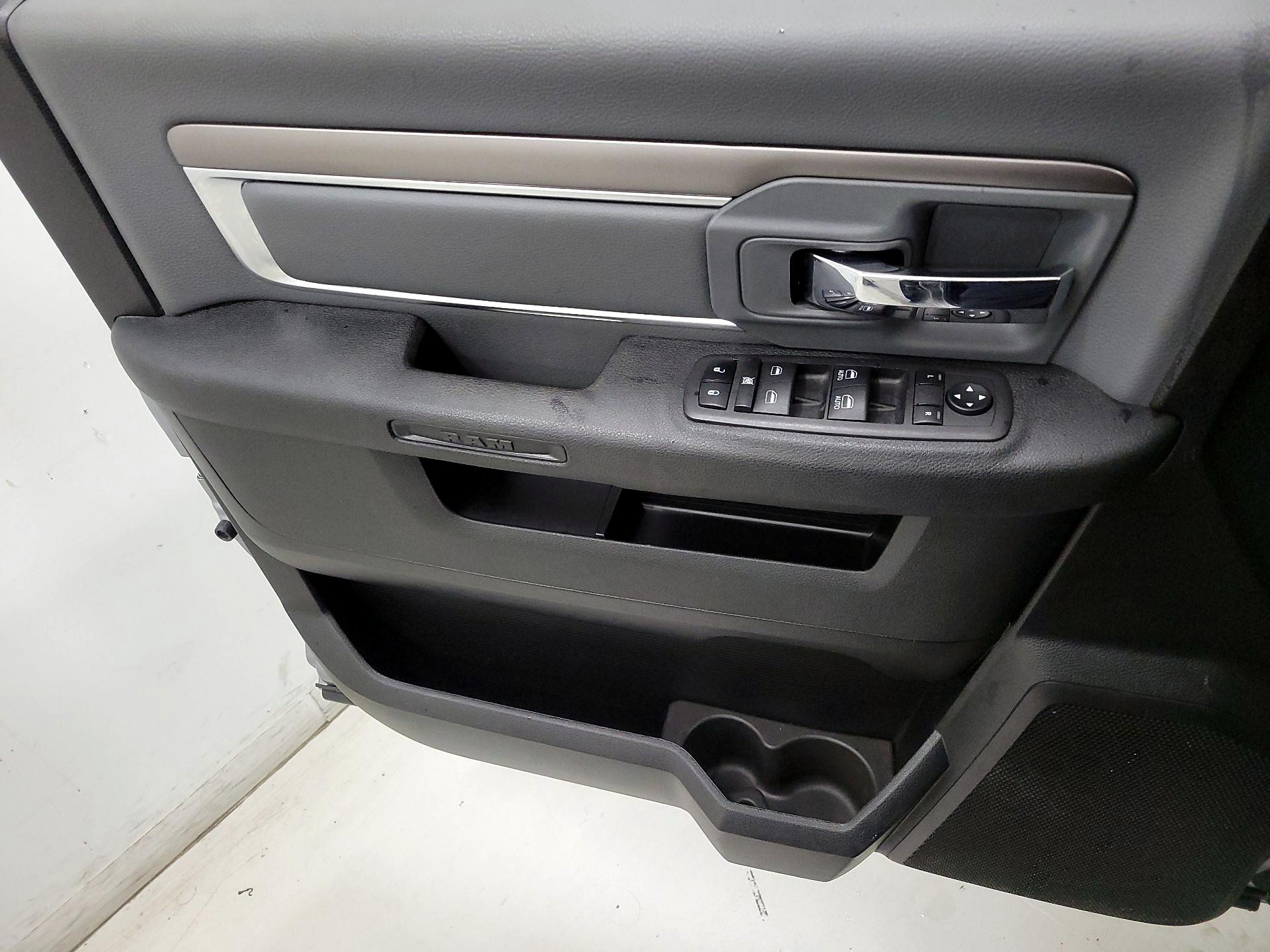 Thumbnail: 2024 RAM 1500 Classic - 12