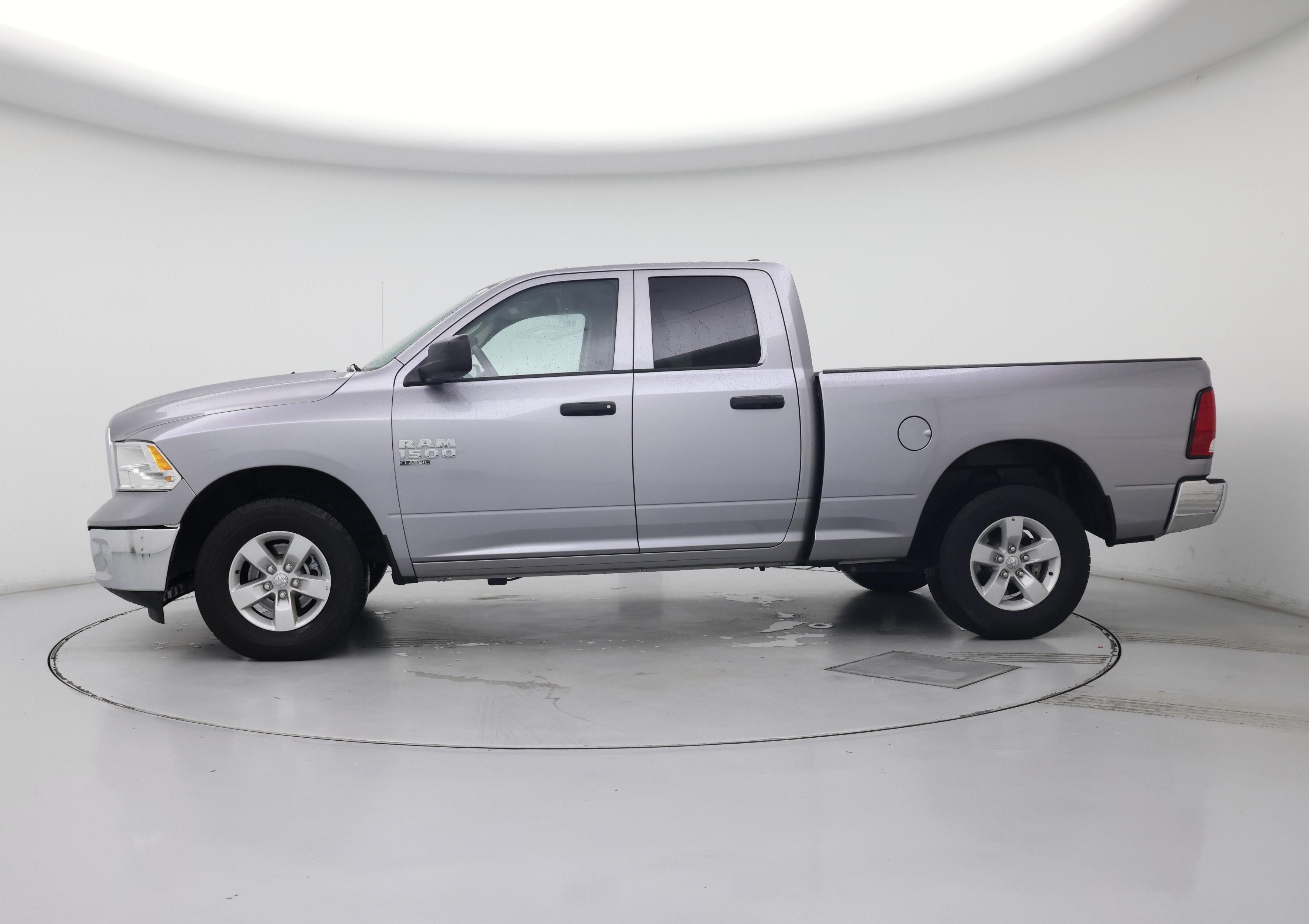 Thumbnail: 2024 RAM 1500 Classic - 3