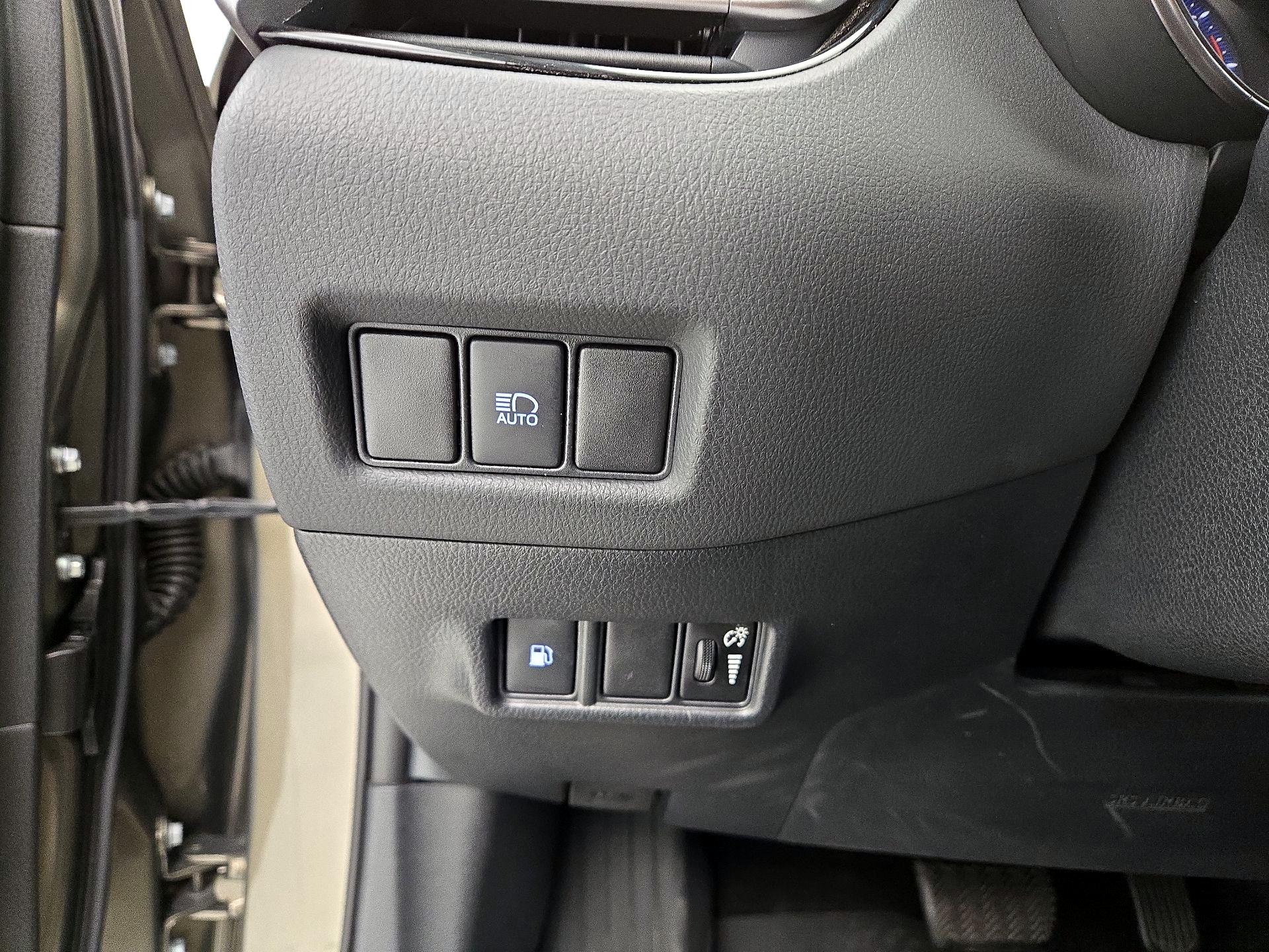 Thumbnail: 2021 Toyota C-HR - 13