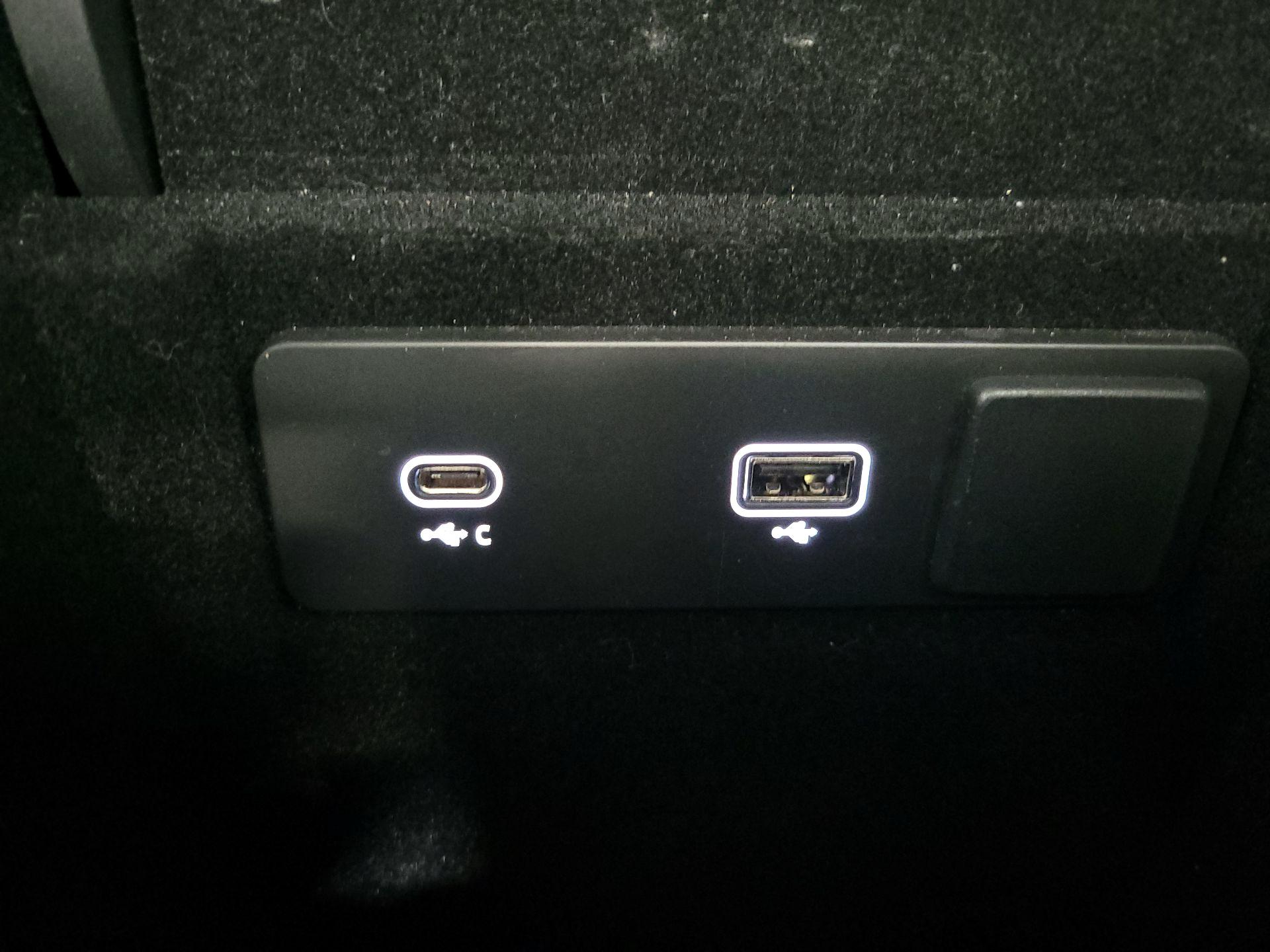 Thumbnail: 2024 Jaguar F-Pace - 18