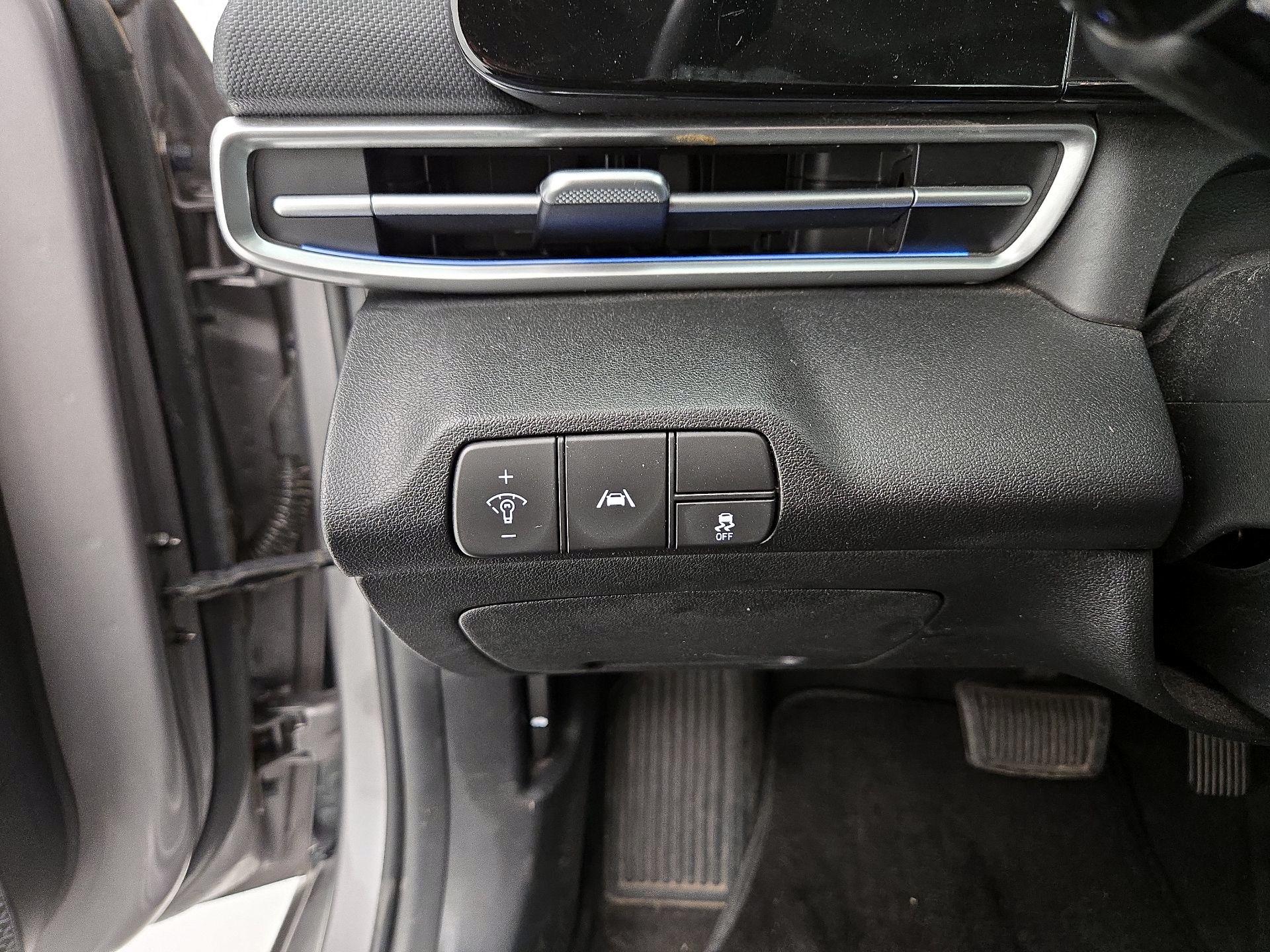 Thumbnail: 2023 Hyundai Elantra - 11