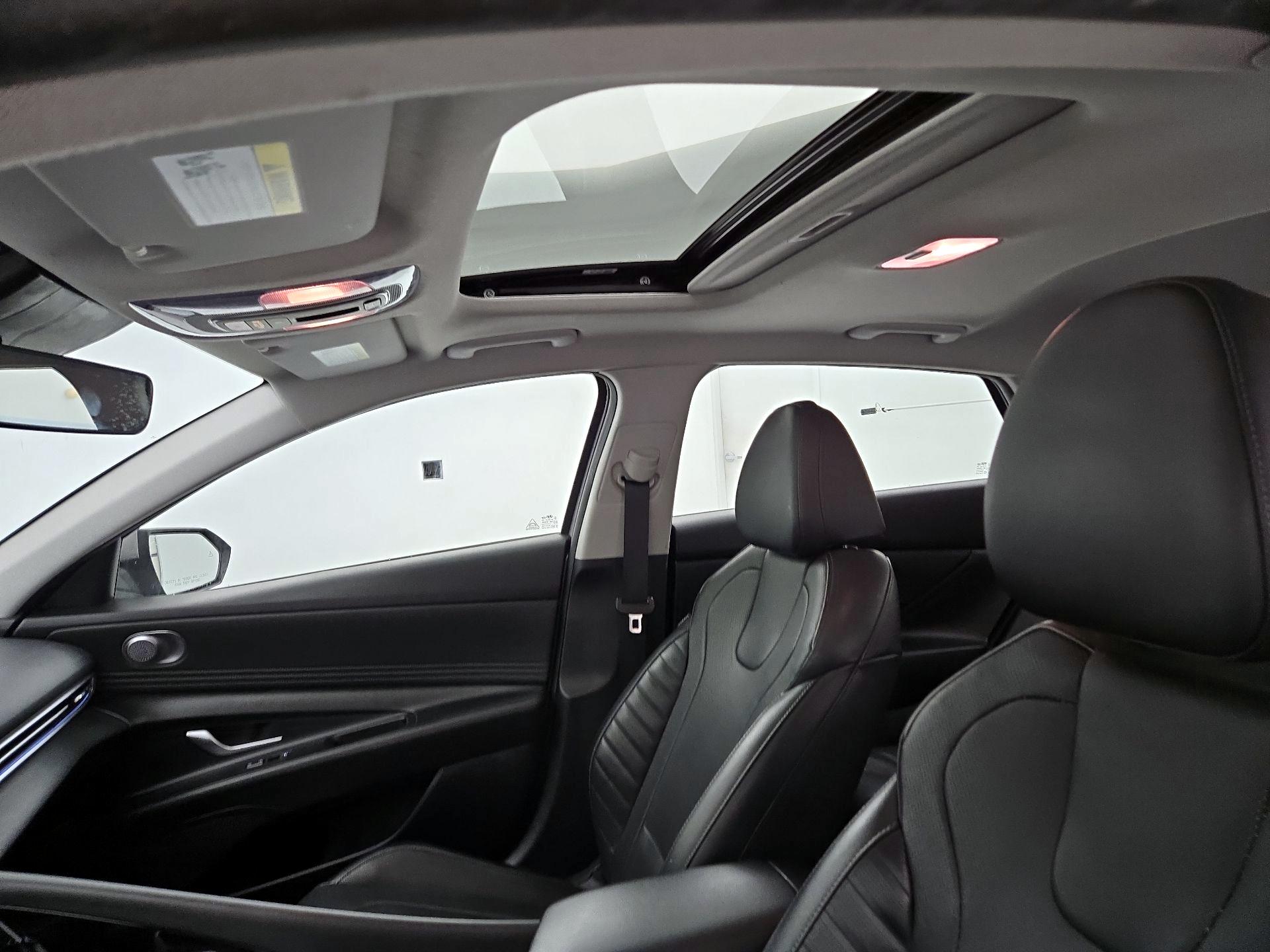 Thumbnail: 2023 Hyundai Elantra - 18