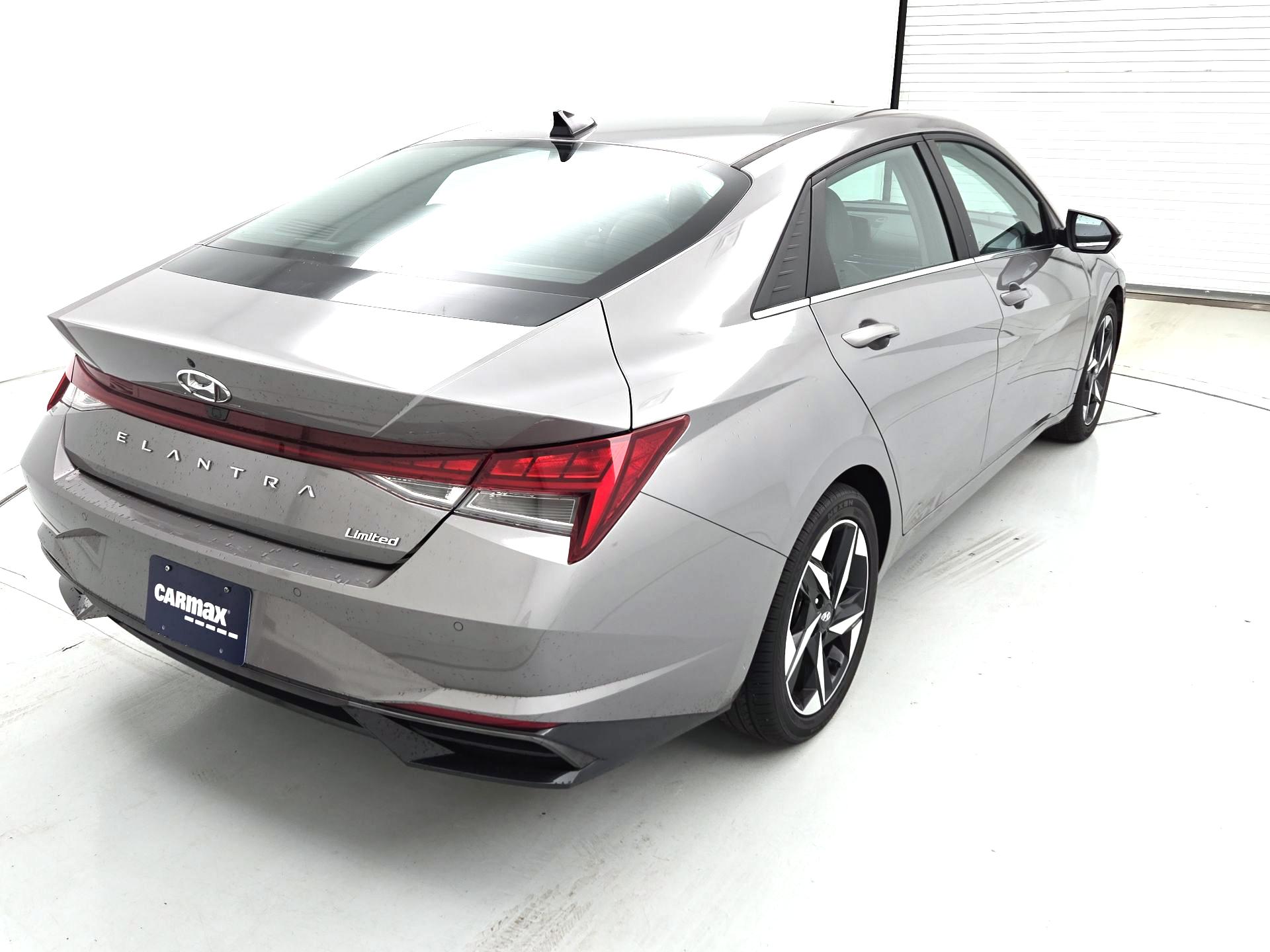 Thumbnail: 2023 Hyundai Elantra - 5