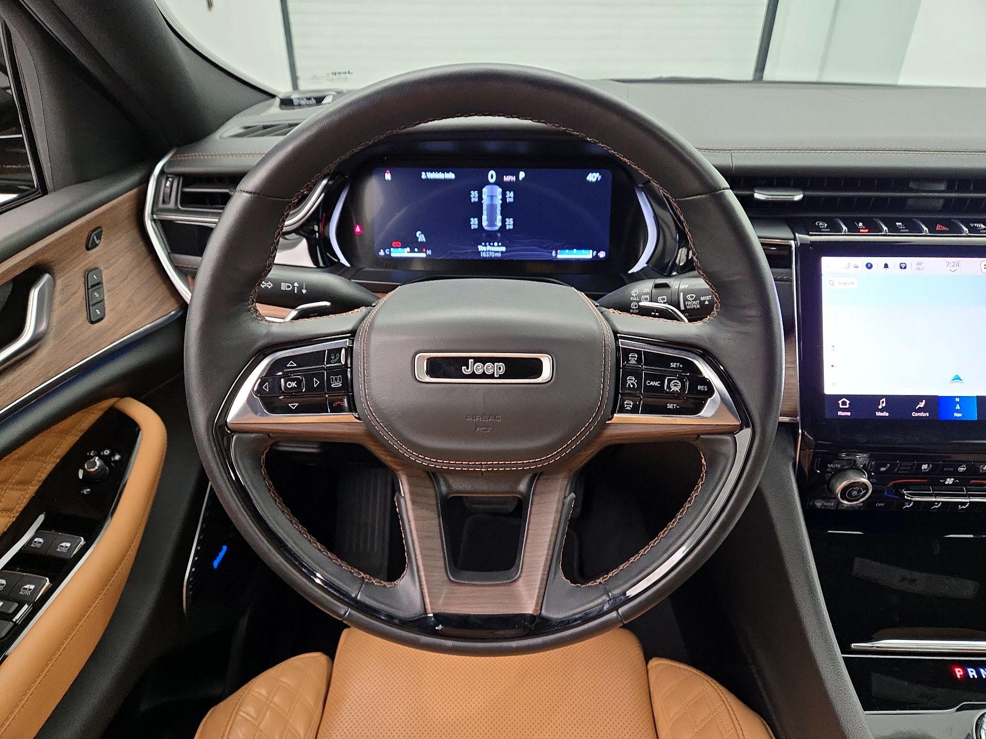 Thumbnail: 2023 Jeep Grand Cherokee - 10