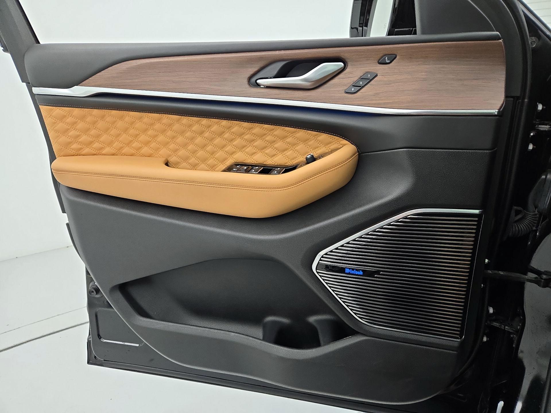 Thumbnail: 2023 Jeep Grand Cherokee - 12