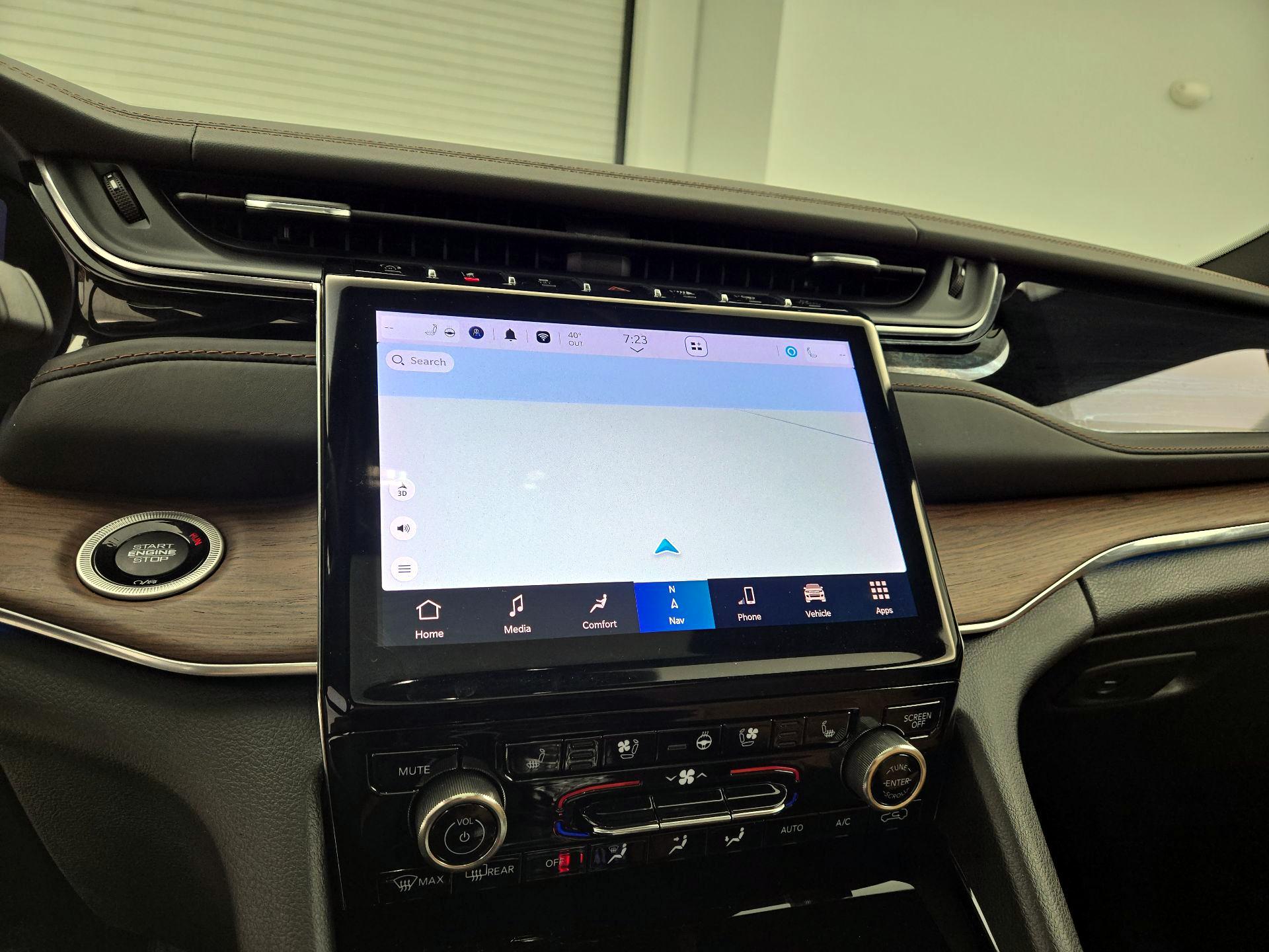 Thumbnail: 2023 Jeep Grand Cherokee - 14