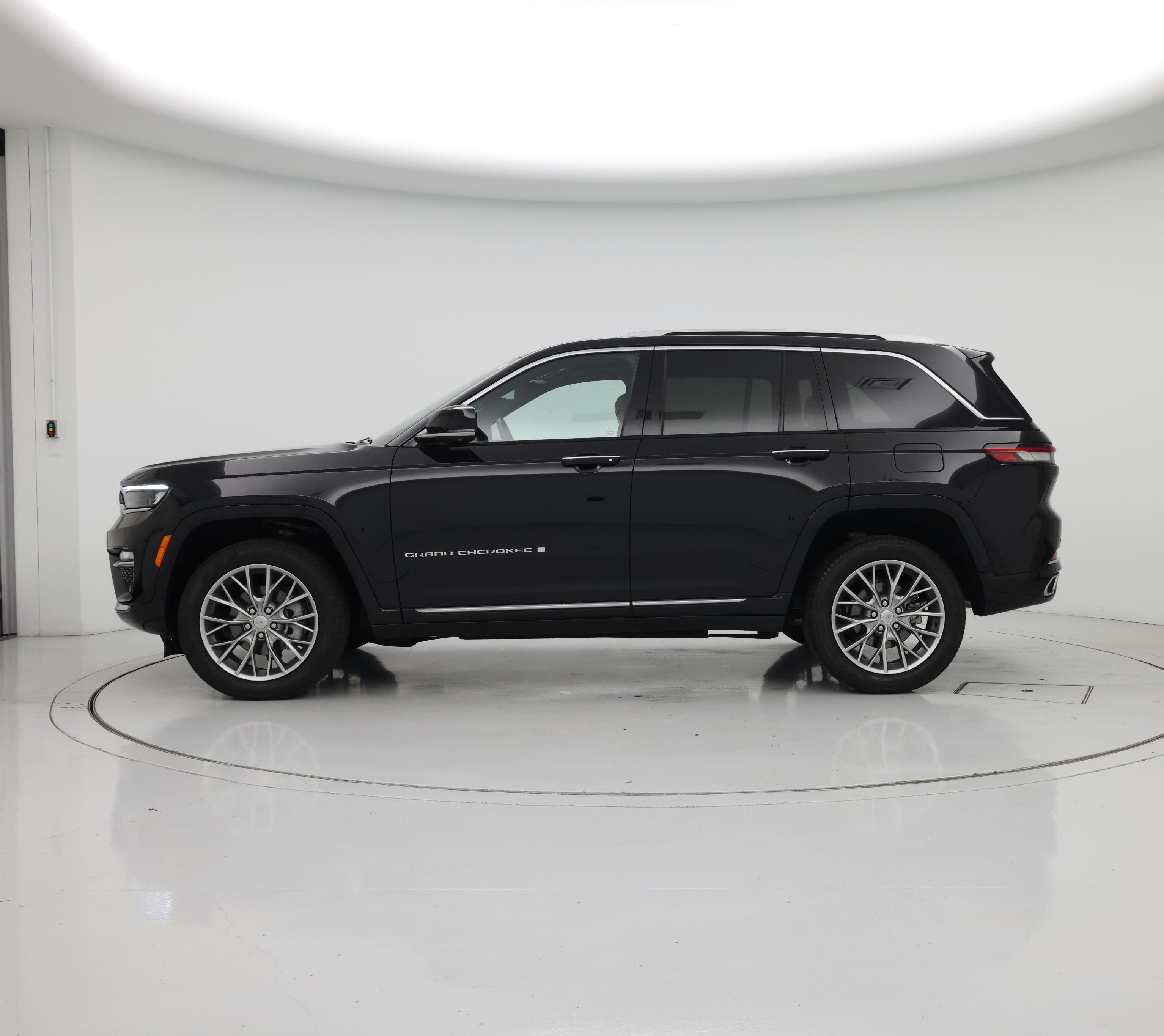 Thumbnail: 2023 Jeep Grand Cherokee - 3
