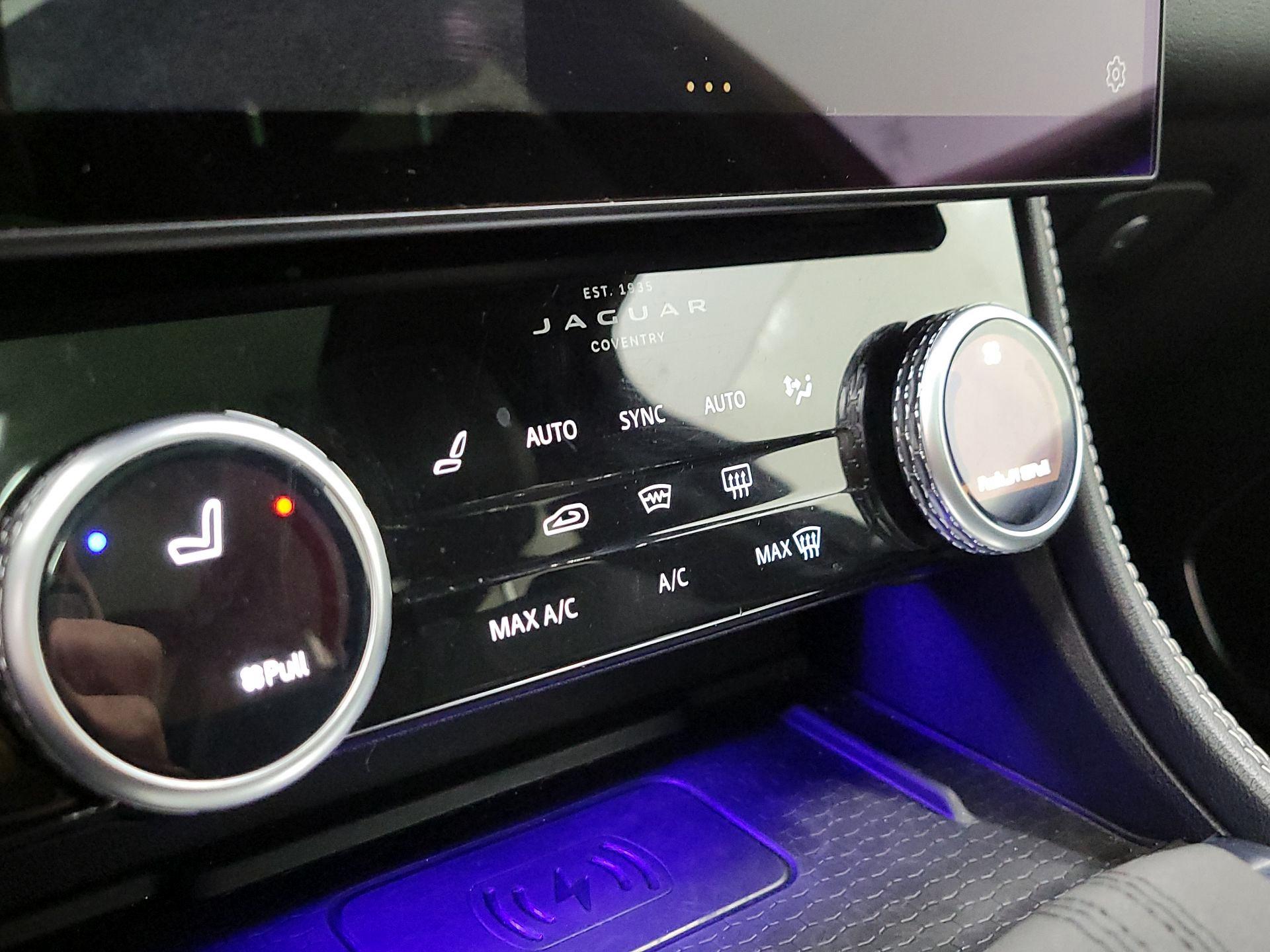 Thumbnail: 2024 Jaguar F-Pace - 17