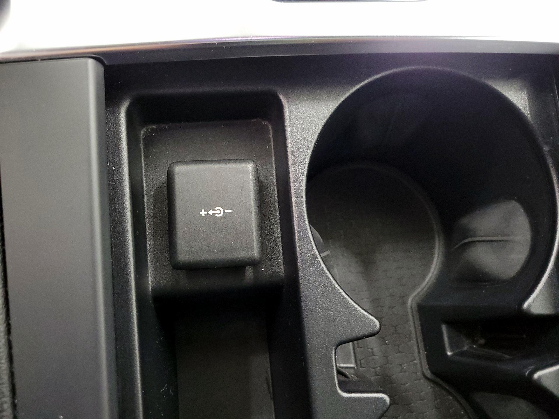 Thumbnail: 2024 Jaguar F-Pace - 19