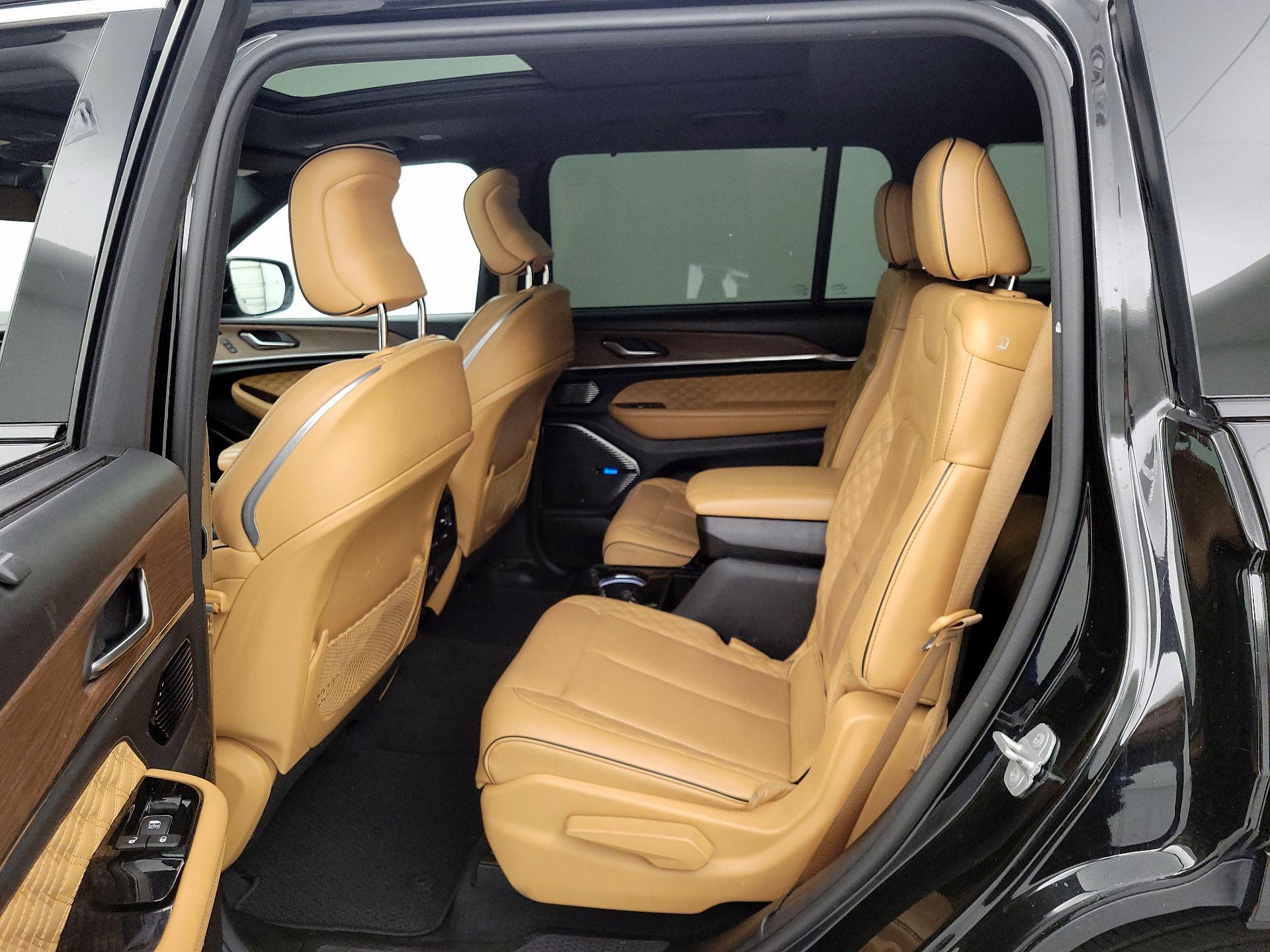 Thumbnail: 2022 Jeep Grand Cherokee L - 20