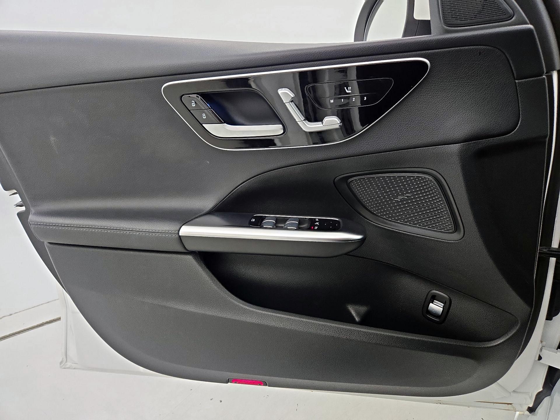 Thumbnail: 2023 Mercedes-Benz C-Class - 12