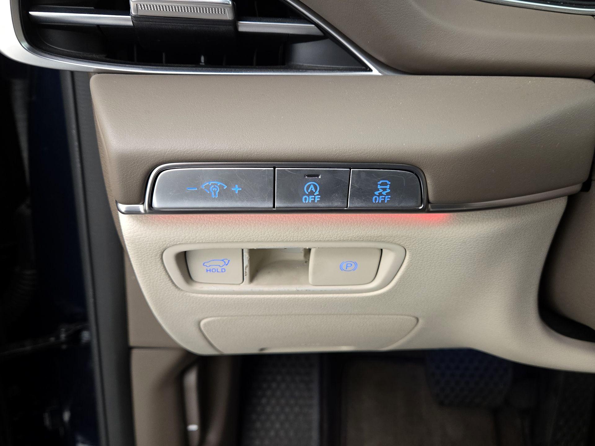 Thumbnail: 2023 Genesis GV80 - 13