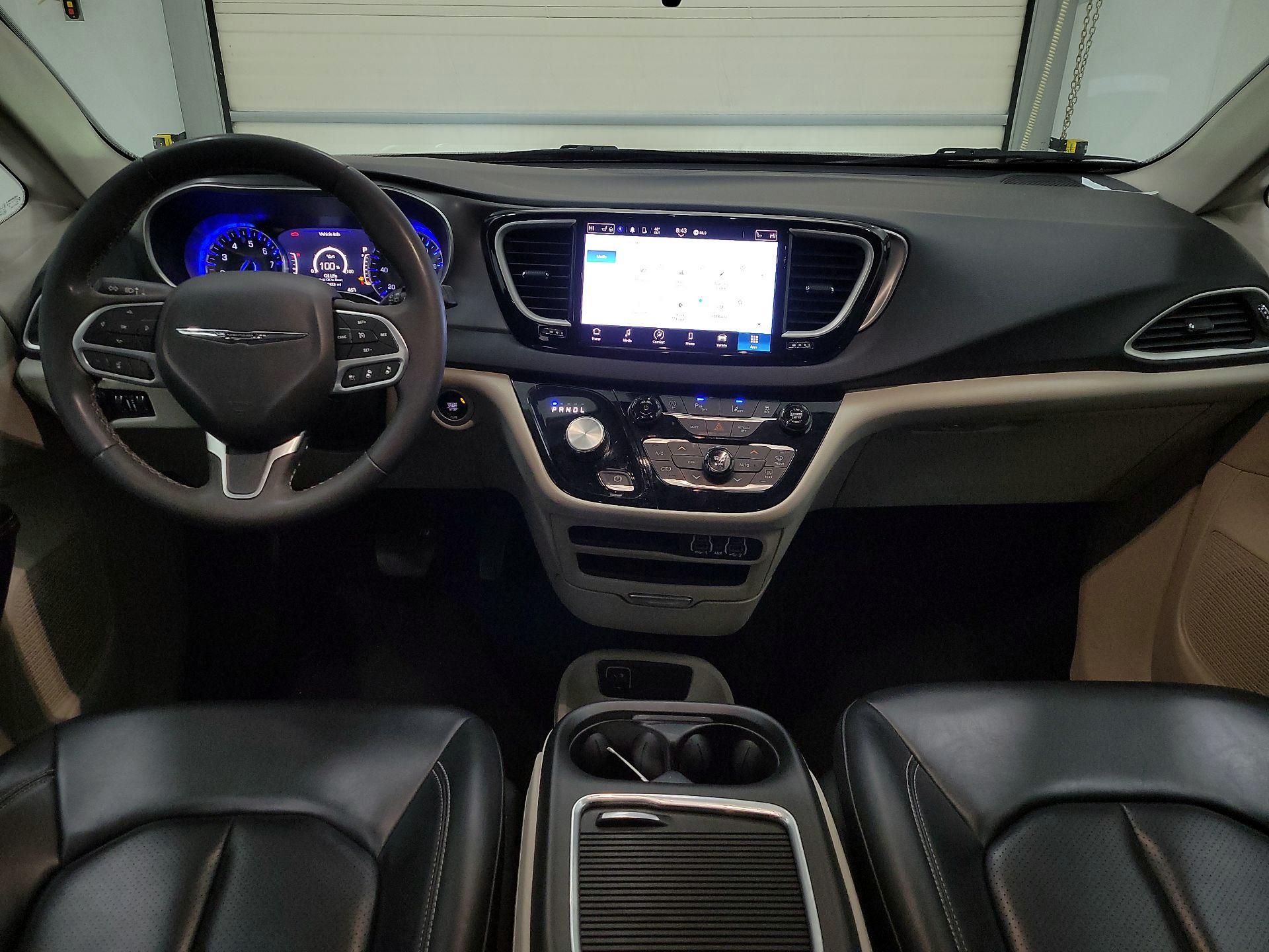 Thumbnail: 2023 Chrysler Pacifica - 9