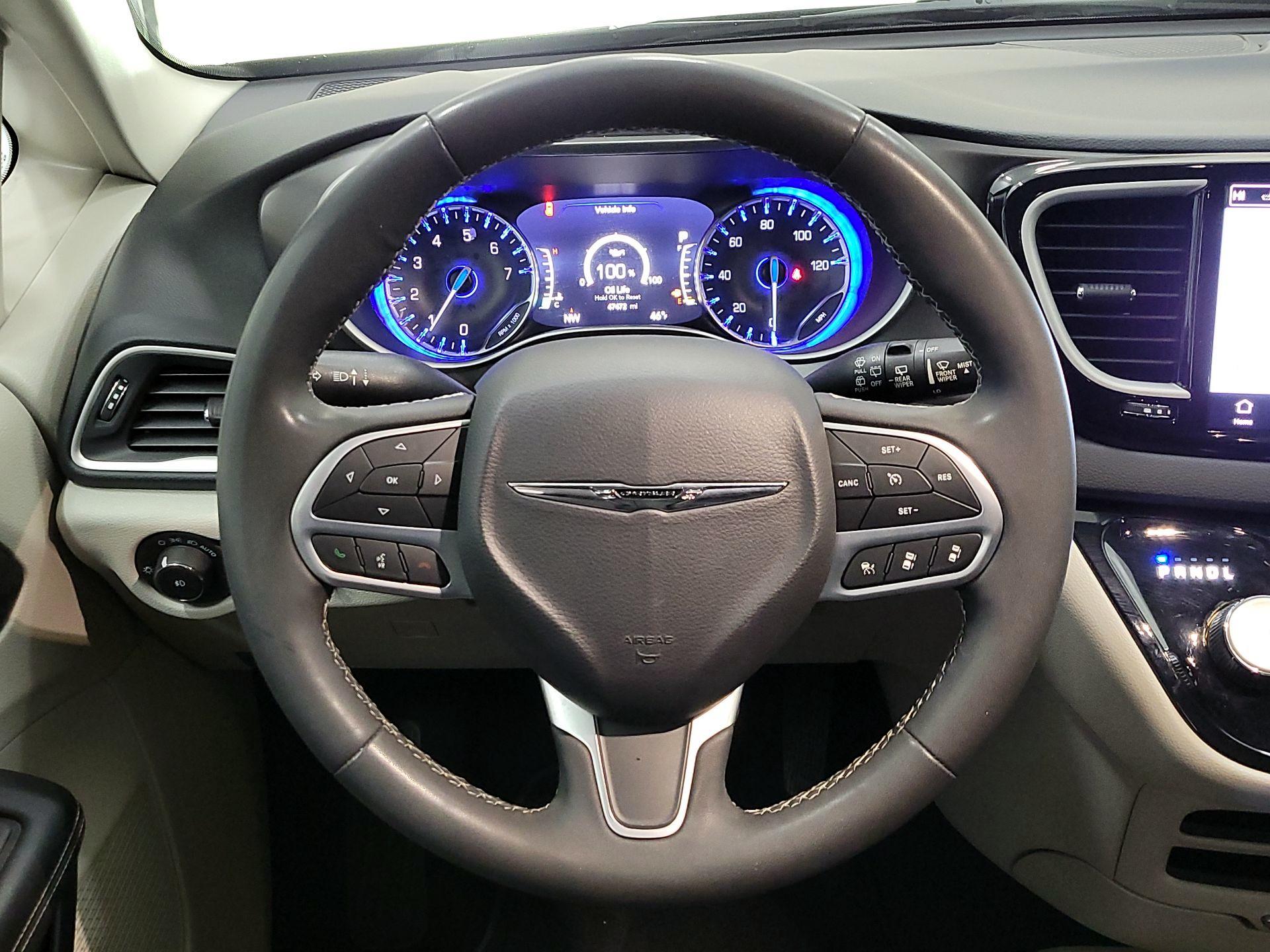 Thumbnail: 2023 Chrysler Pacifica - 10