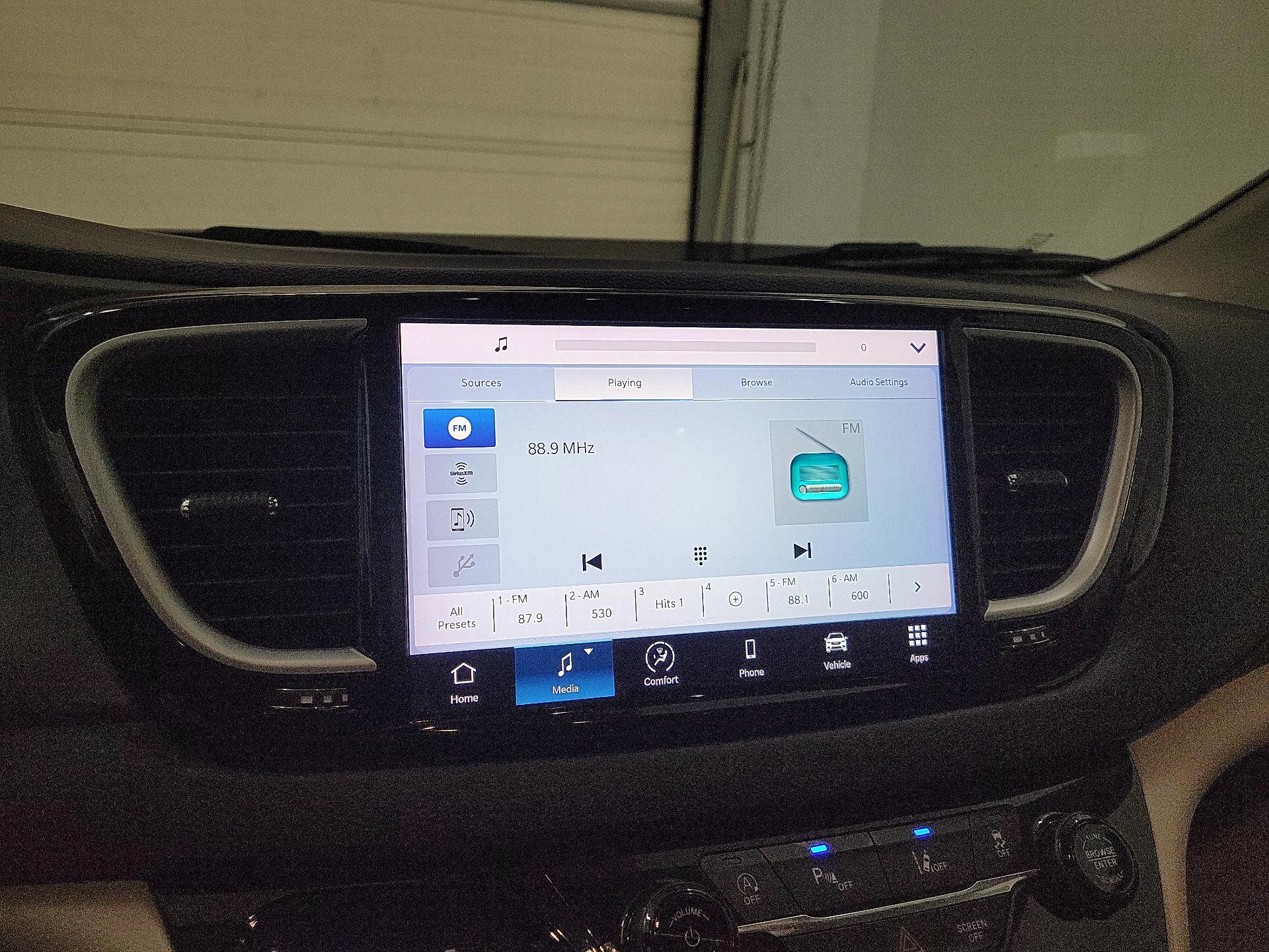 Thumbnail: 2023 Chrysler Pacifica - 15